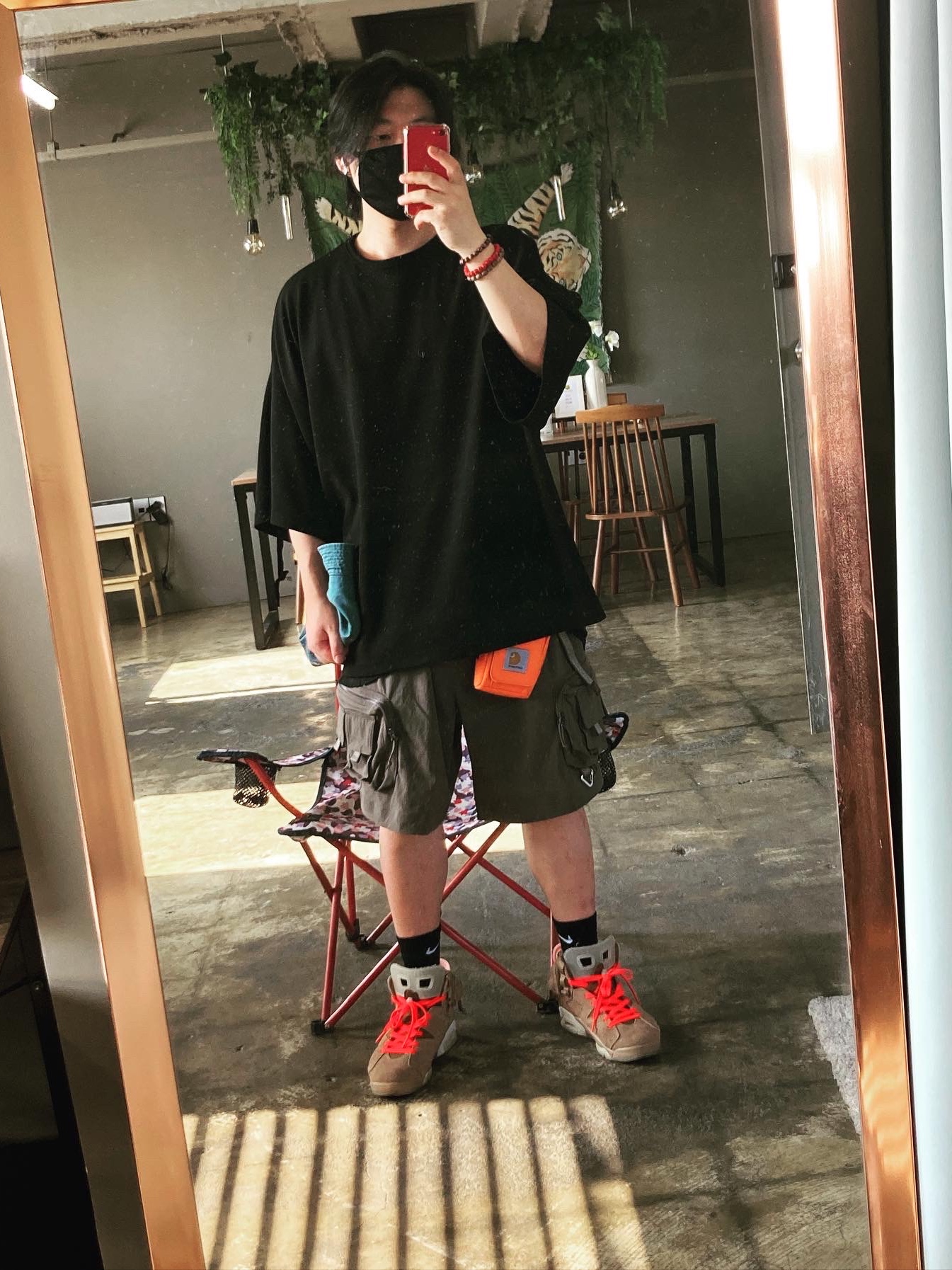 Jordan 6 x Travis Scott Retro SP British Khaki 착용 스타일 - 2