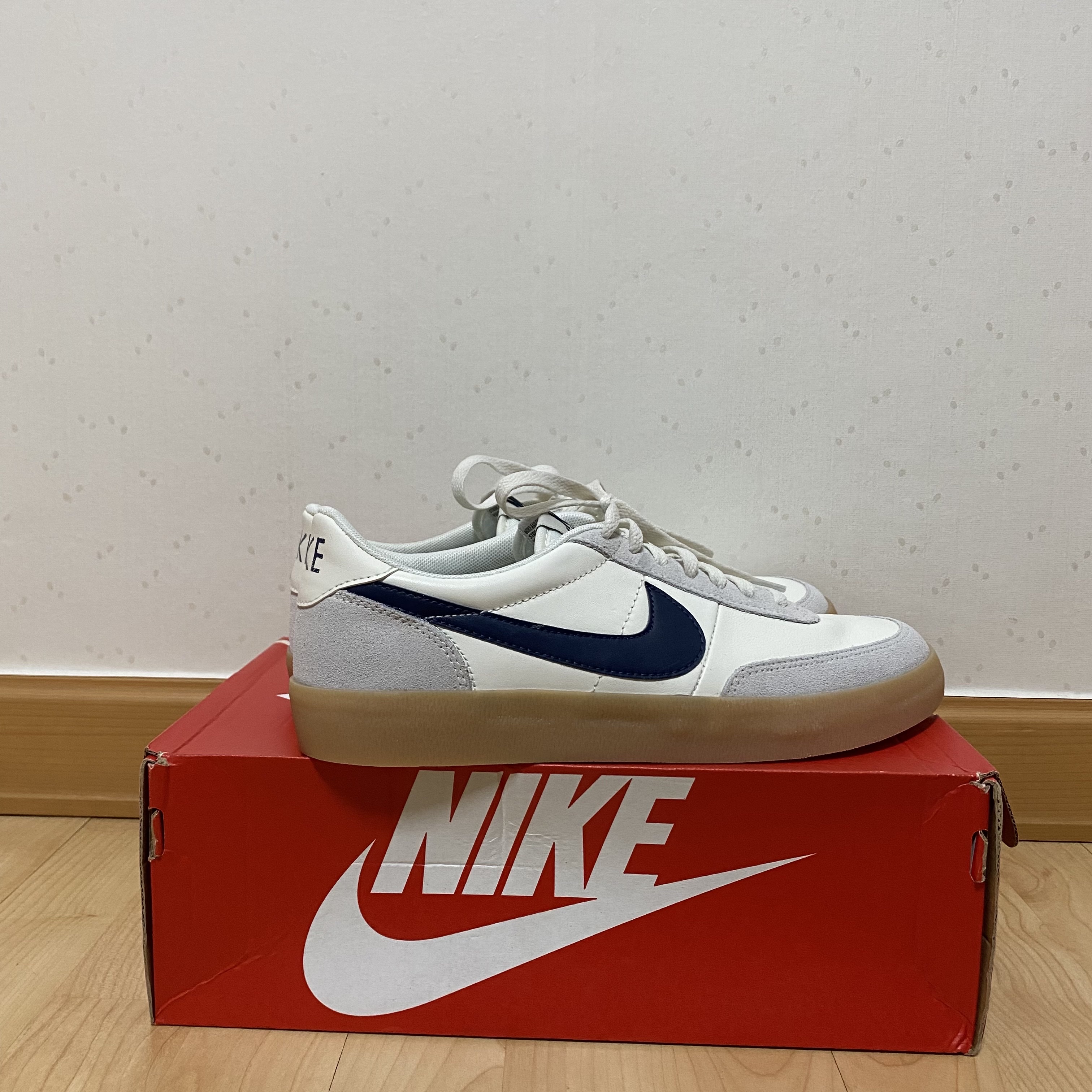 Nike x J.Crew Killshot 2 Sail Midnight Navy 착용 스타일