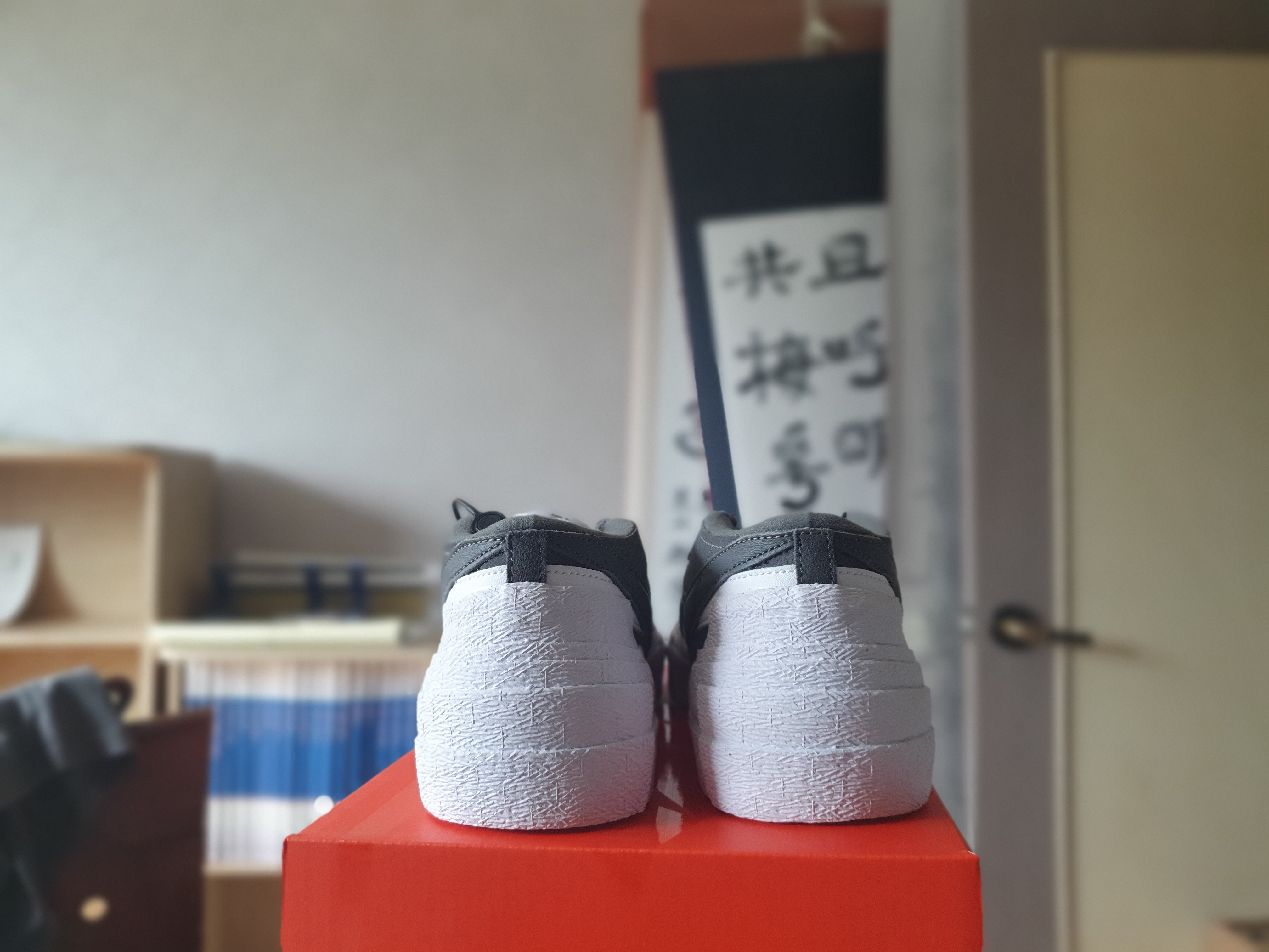 Nike x Sacai Blazer Low Iron Grey 착용 스타일 - 3