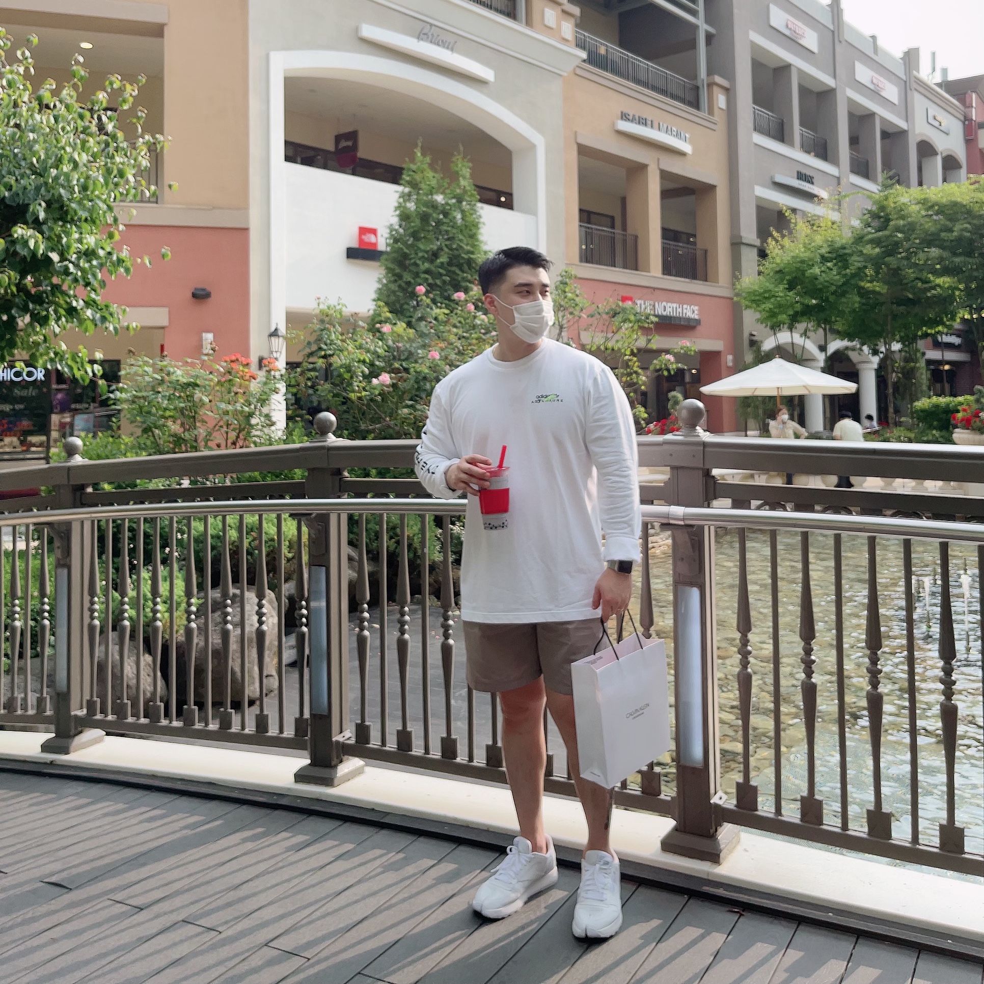 Reebok x Maison Margiela Classic Leather Tabi Shoes White 착용 스타일