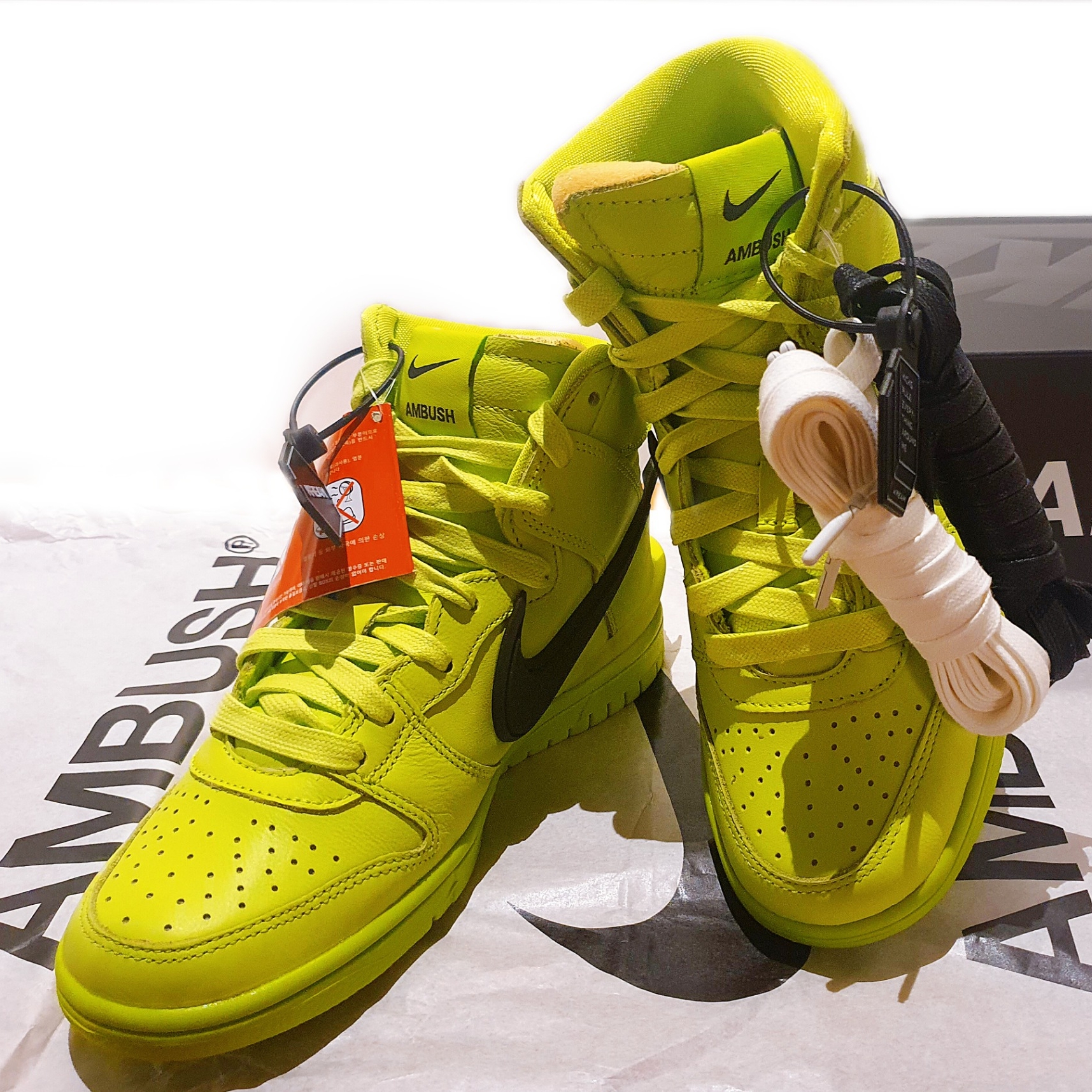 Nike x Ambush Dunk High Flash Lime 착용 스타일 - 2