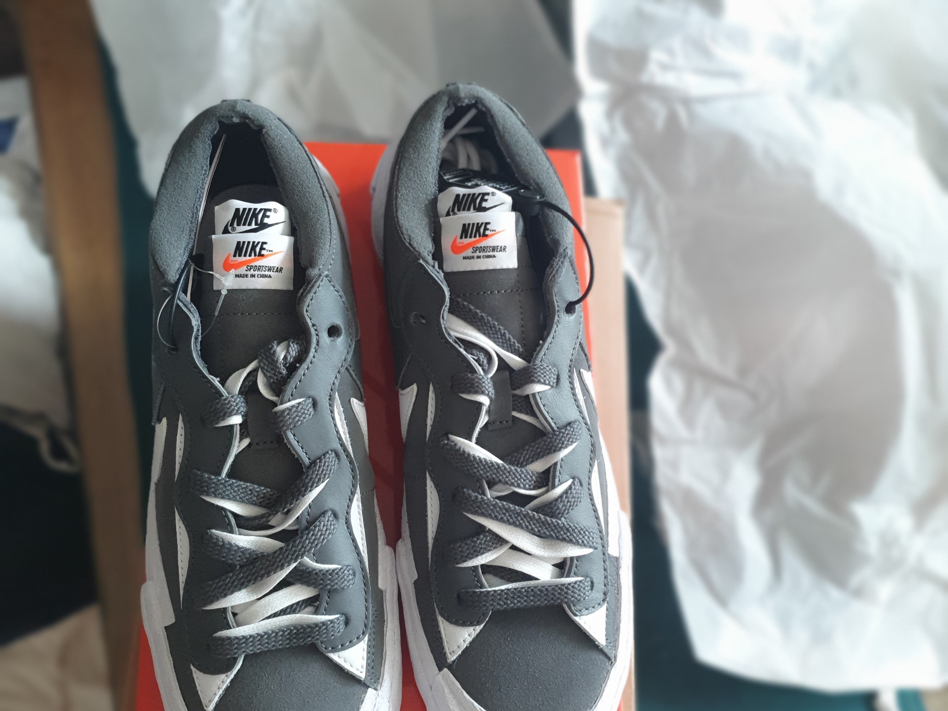 Nike x Sacai Blazer Low Iron Grey 착용 스타일 - 4