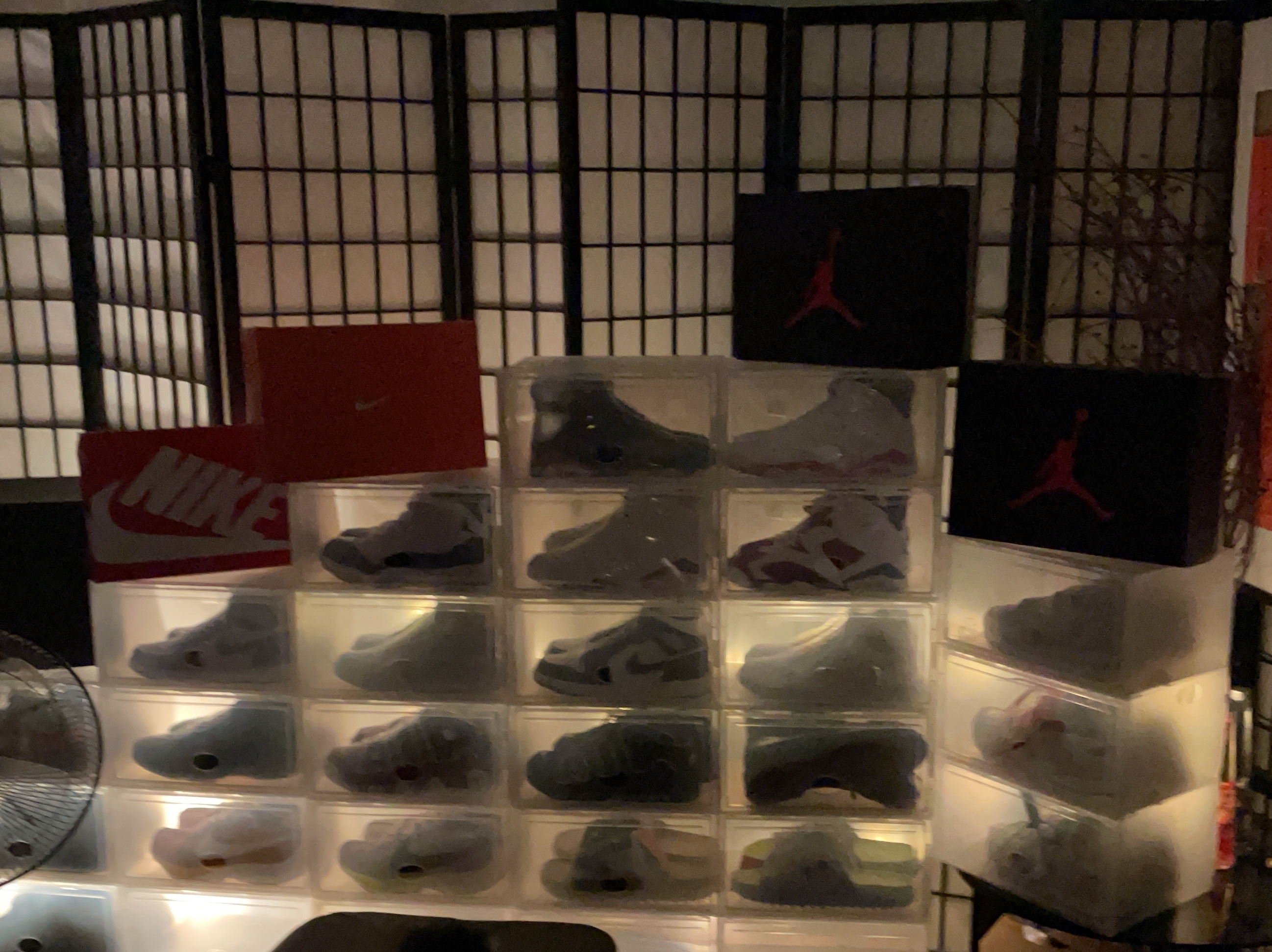 Jordan 1 Retro High OG Hyper Royal, Jordan 6 Retro Carmine 2021 착용 스타일