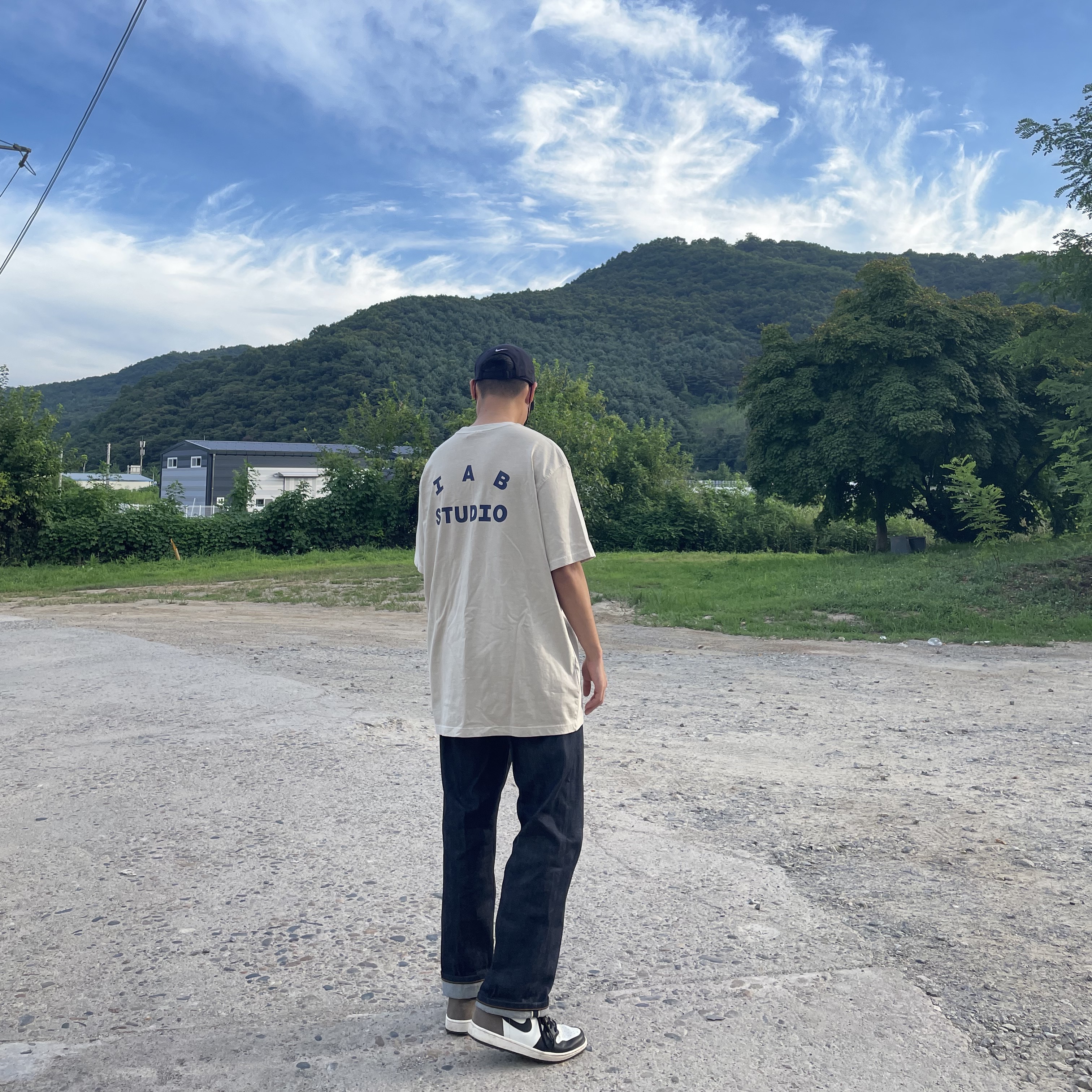 IAB Studio Pigment T-Shirt Oatmeal, Jordan 1 Retro High OG Black Mocha 착용 스타일 - 2