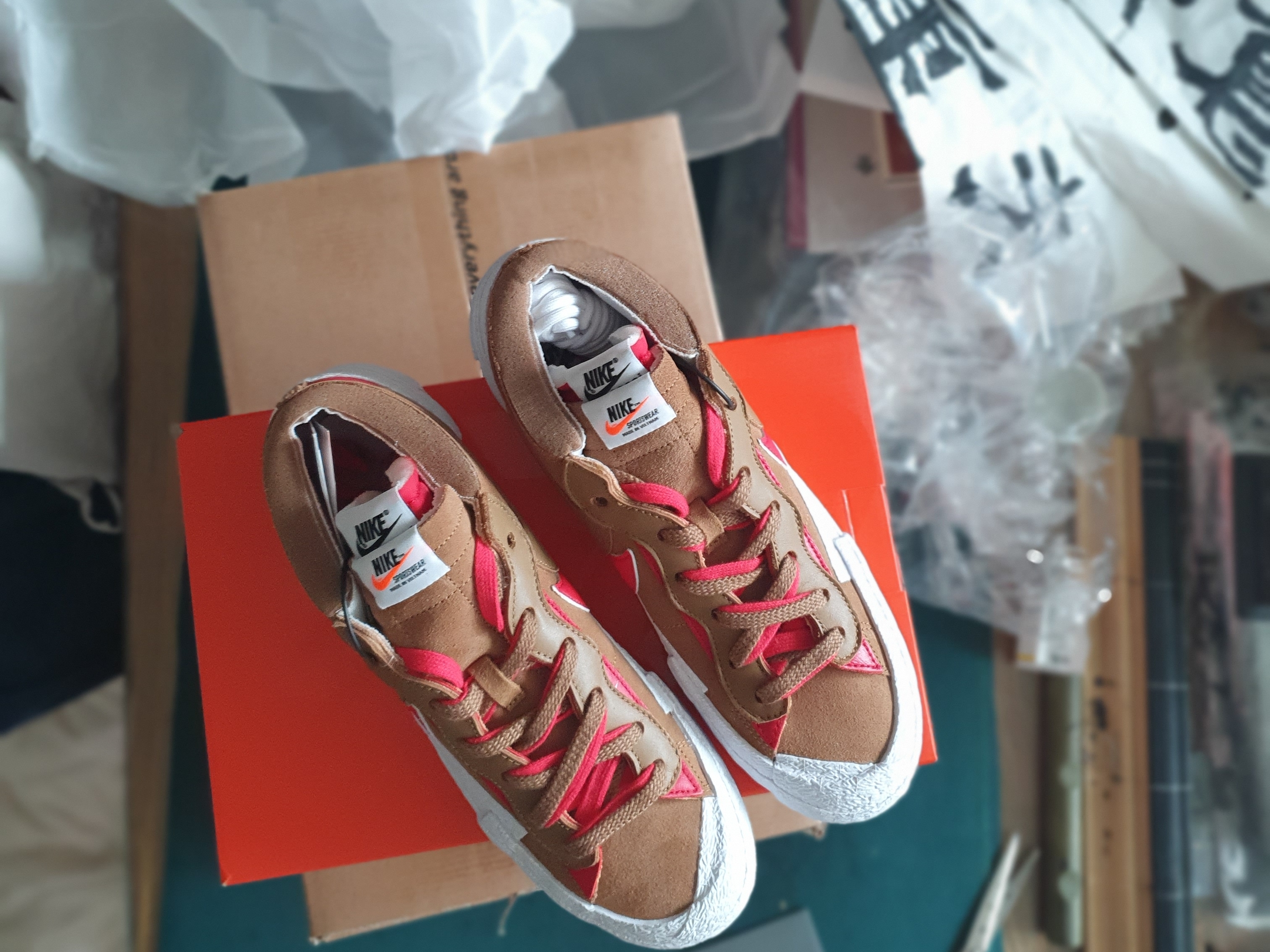 Nike x Sacai Blazer Low British Tan 착용 스타일 - 4