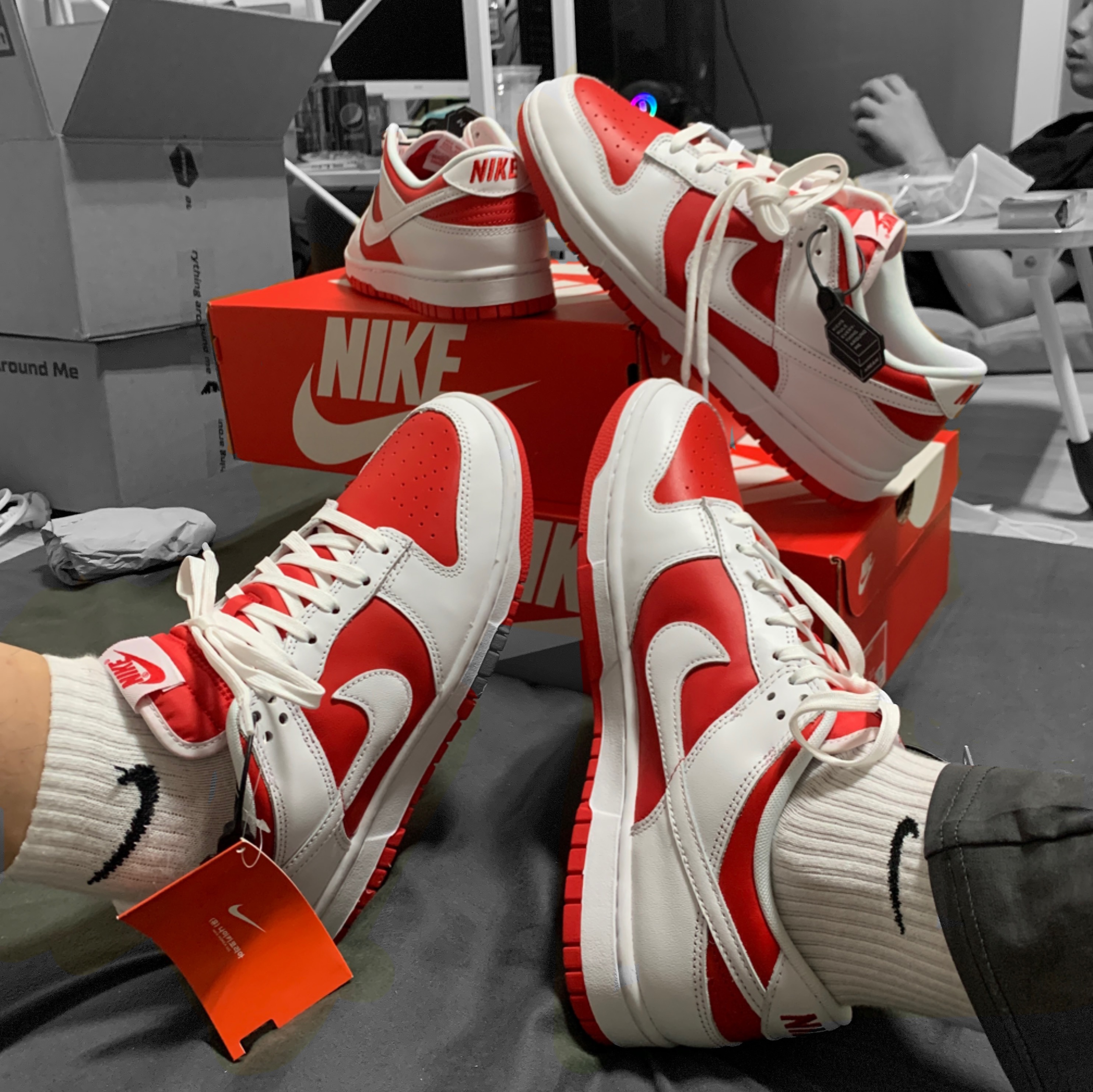 Nike Dunk Low Retro Championship Red 착용 스타일