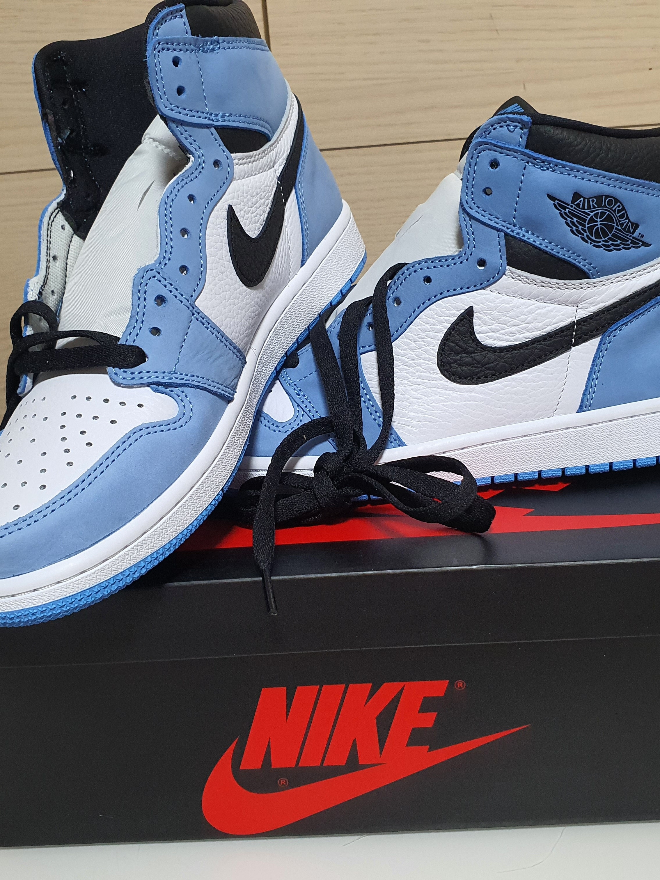 Jordan 1 Retro High OG University Blue 착용 스타일 - 2