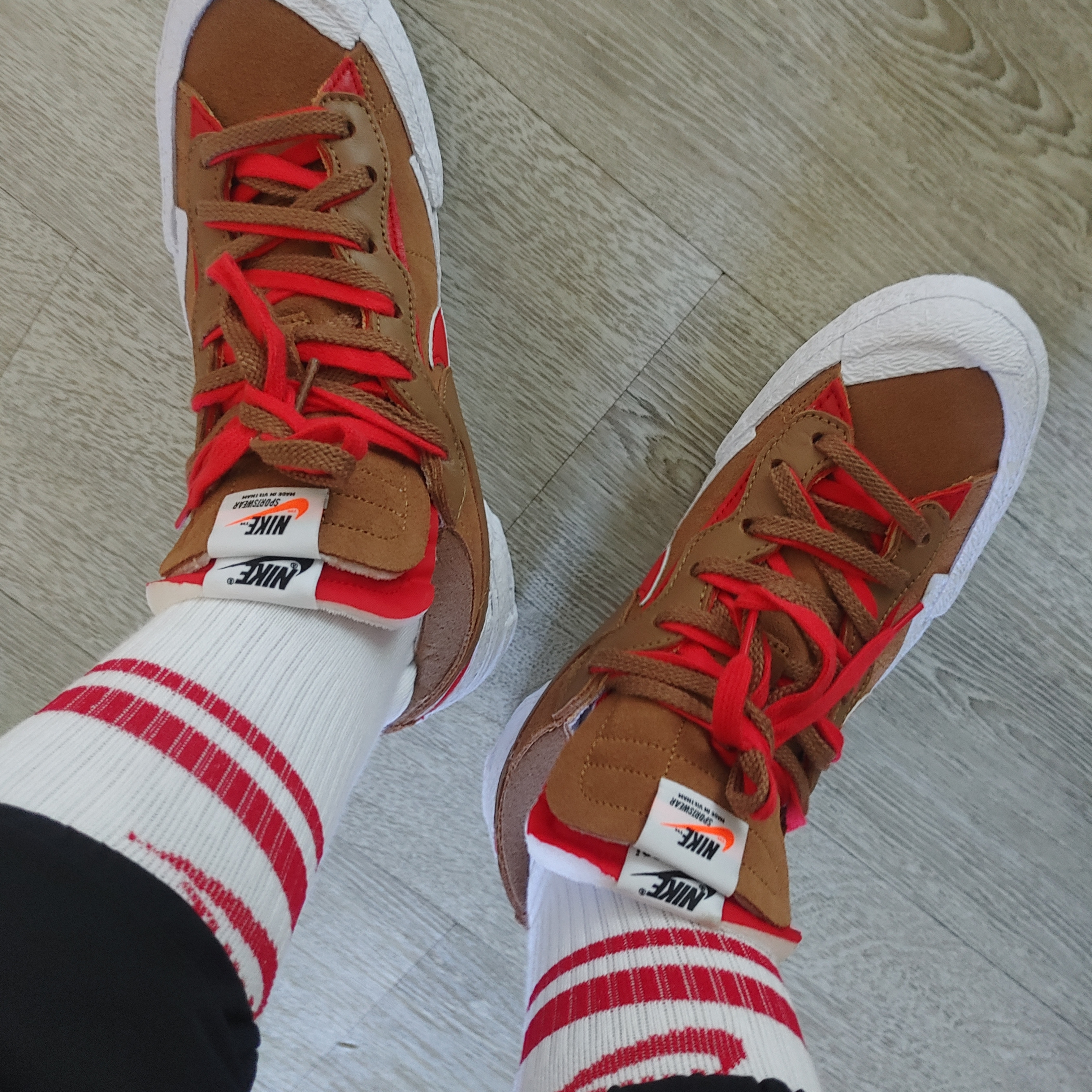 Nike x Sacai Blazer Low British Tan 착용 스타일 - 2