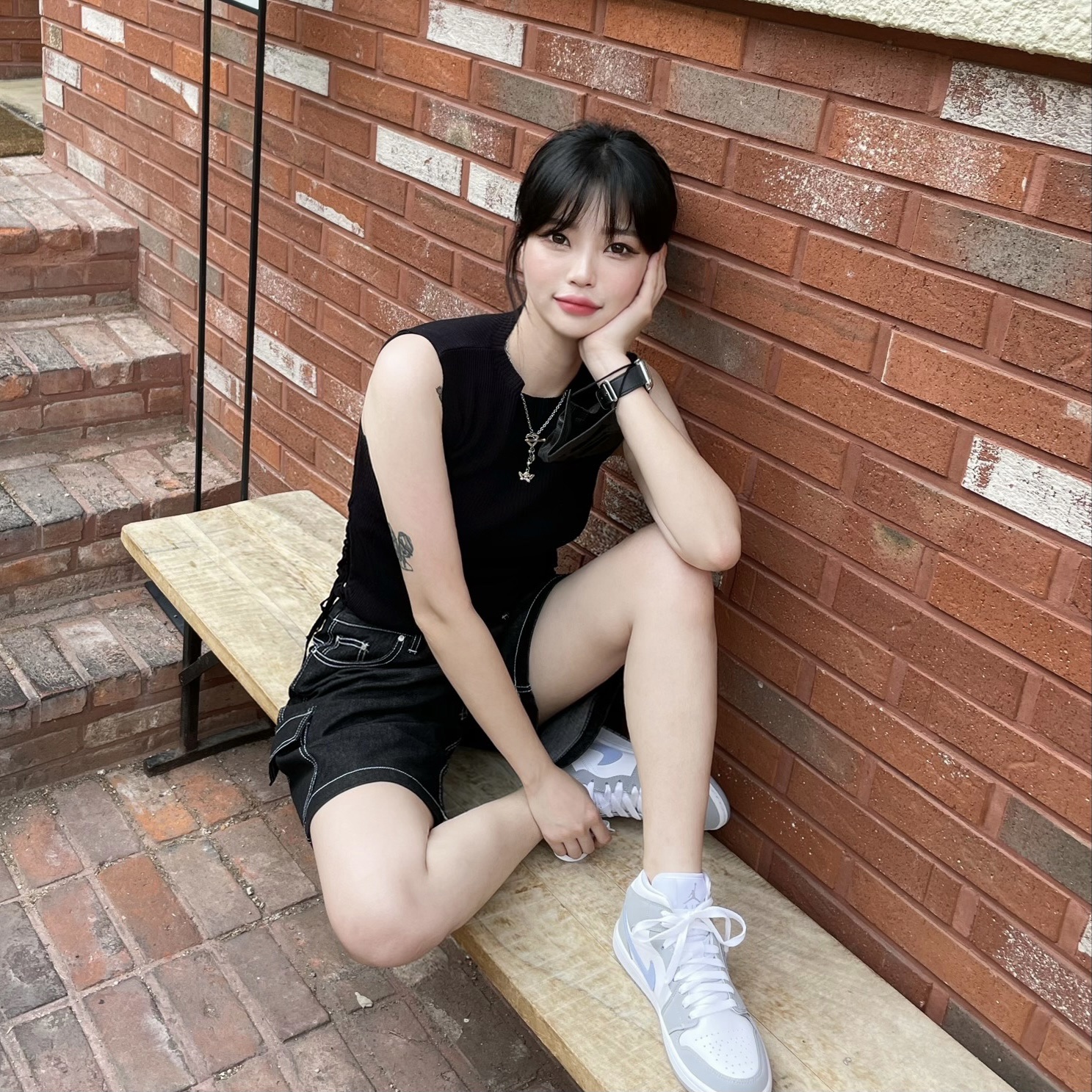 (W) Jordan 1 Mid Wolf Grey 착용 스타일 - 1