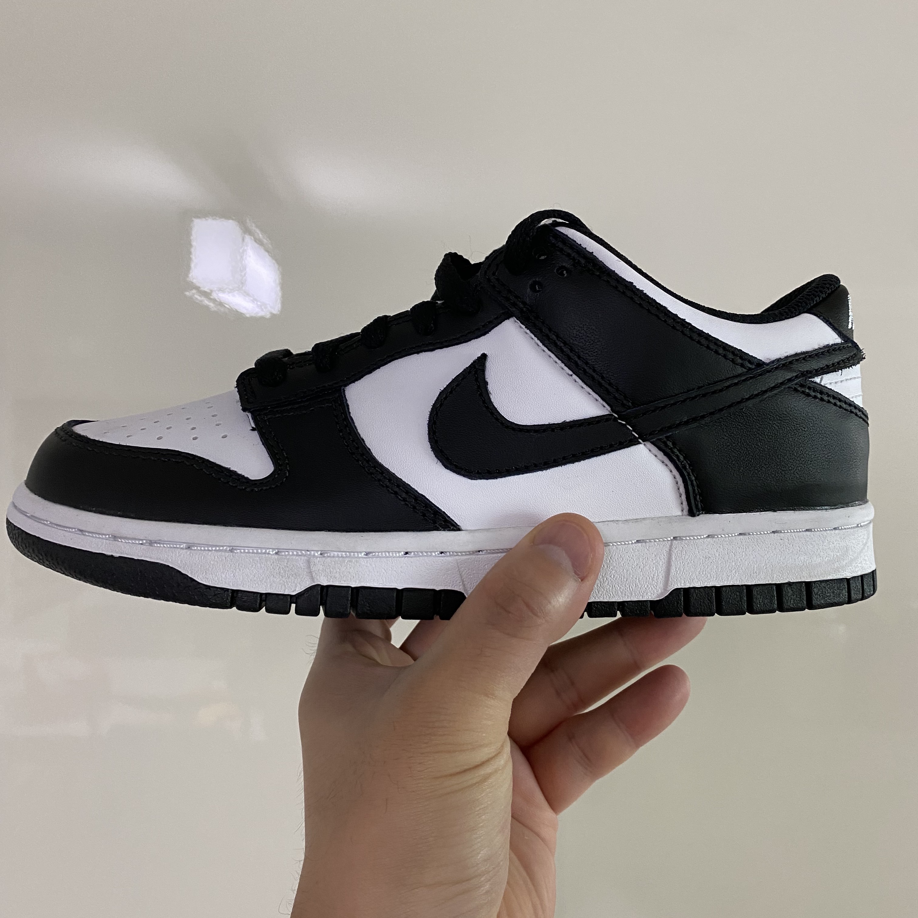 Nike Dunk Low Retro Black 착용 스타일 - 1