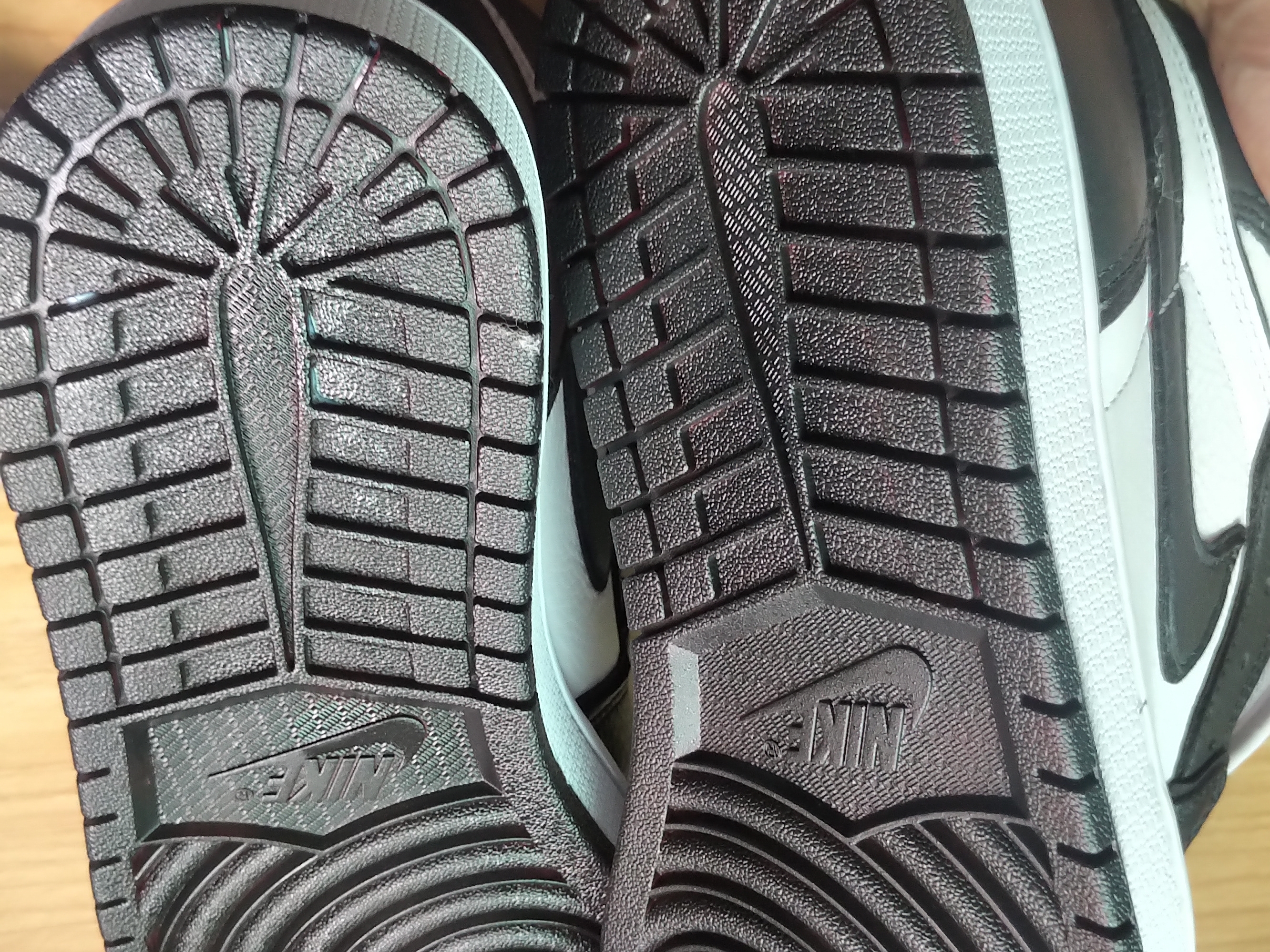 Jordan 1 Retro High OG Bloodline, Jordan 1 Retro High OG Black White 2014 착용 스타일 - 4