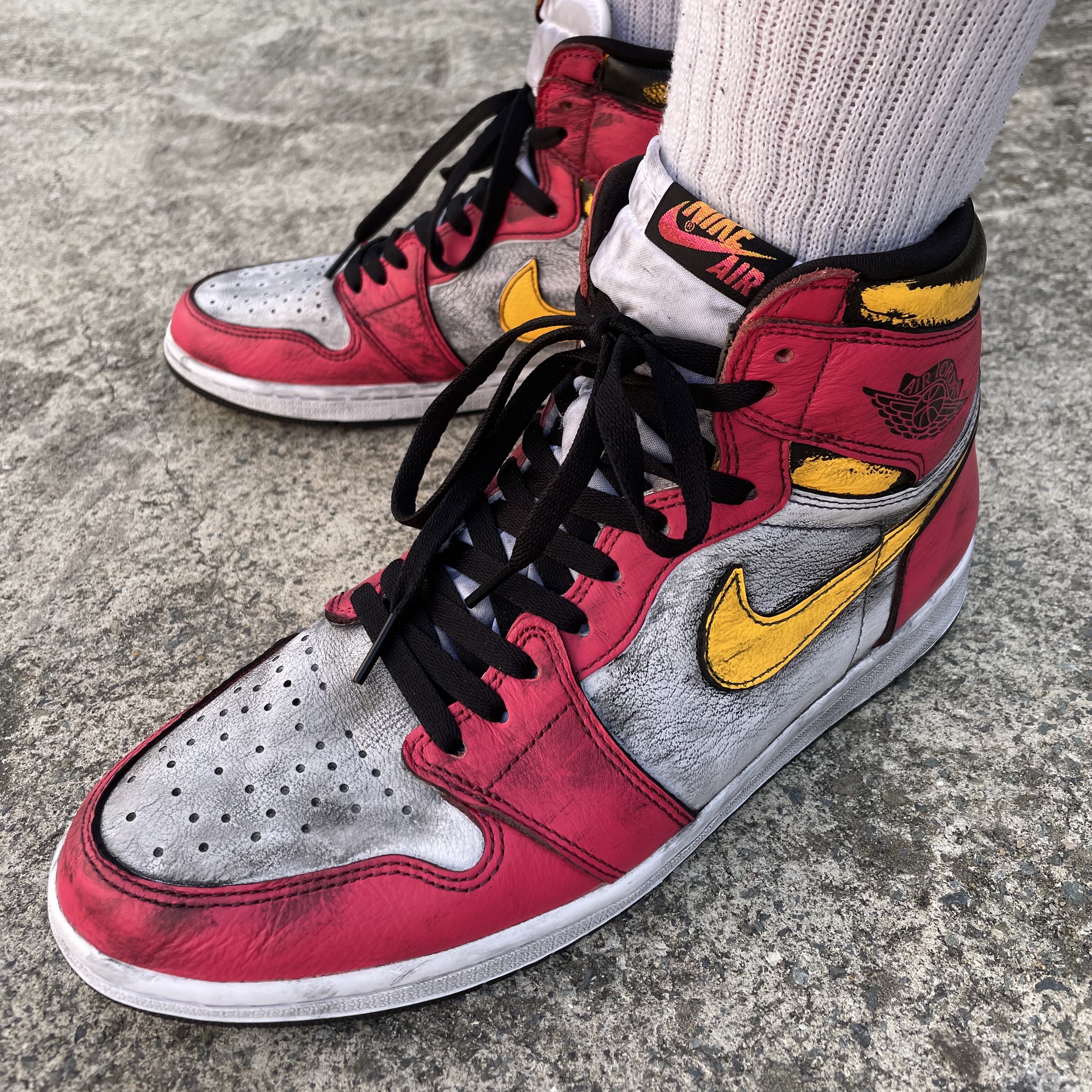 Jordan 1 Retro High OG Light Fusion Red 착용 스타일