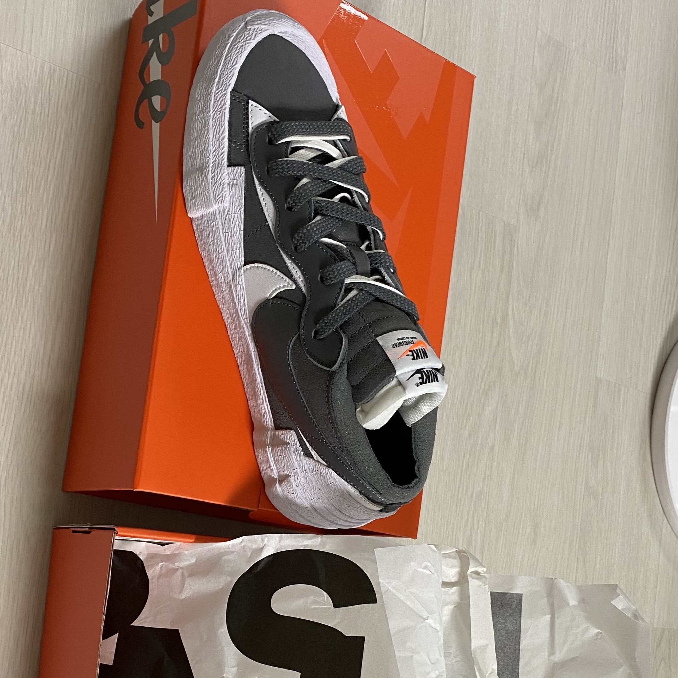 Nike x Sacai Blazer Low Iron Grey 착용 스타일