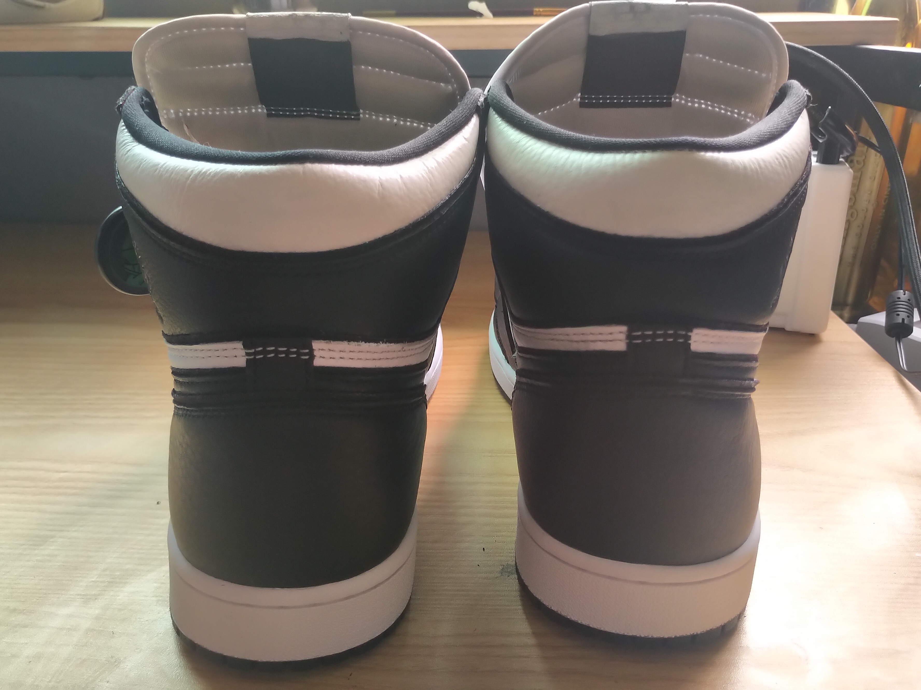 Jordan 1 Retro High OG Bloodline, Jordan 1 Retro High OG Black White 2014 착용 스타일 - 3
