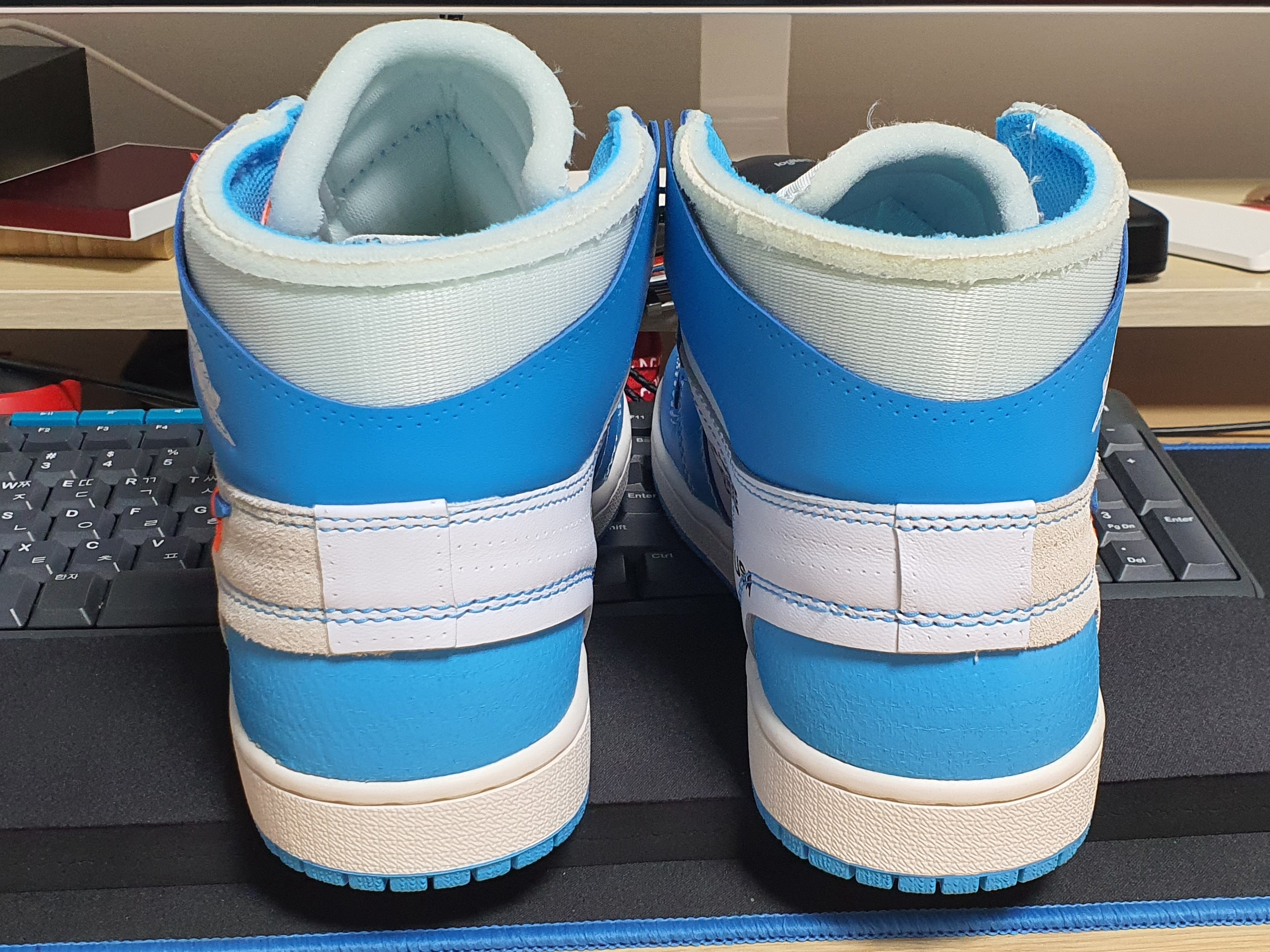 Jordan 1 x Off-White Retro High University Blue 착용 스타일 - 2