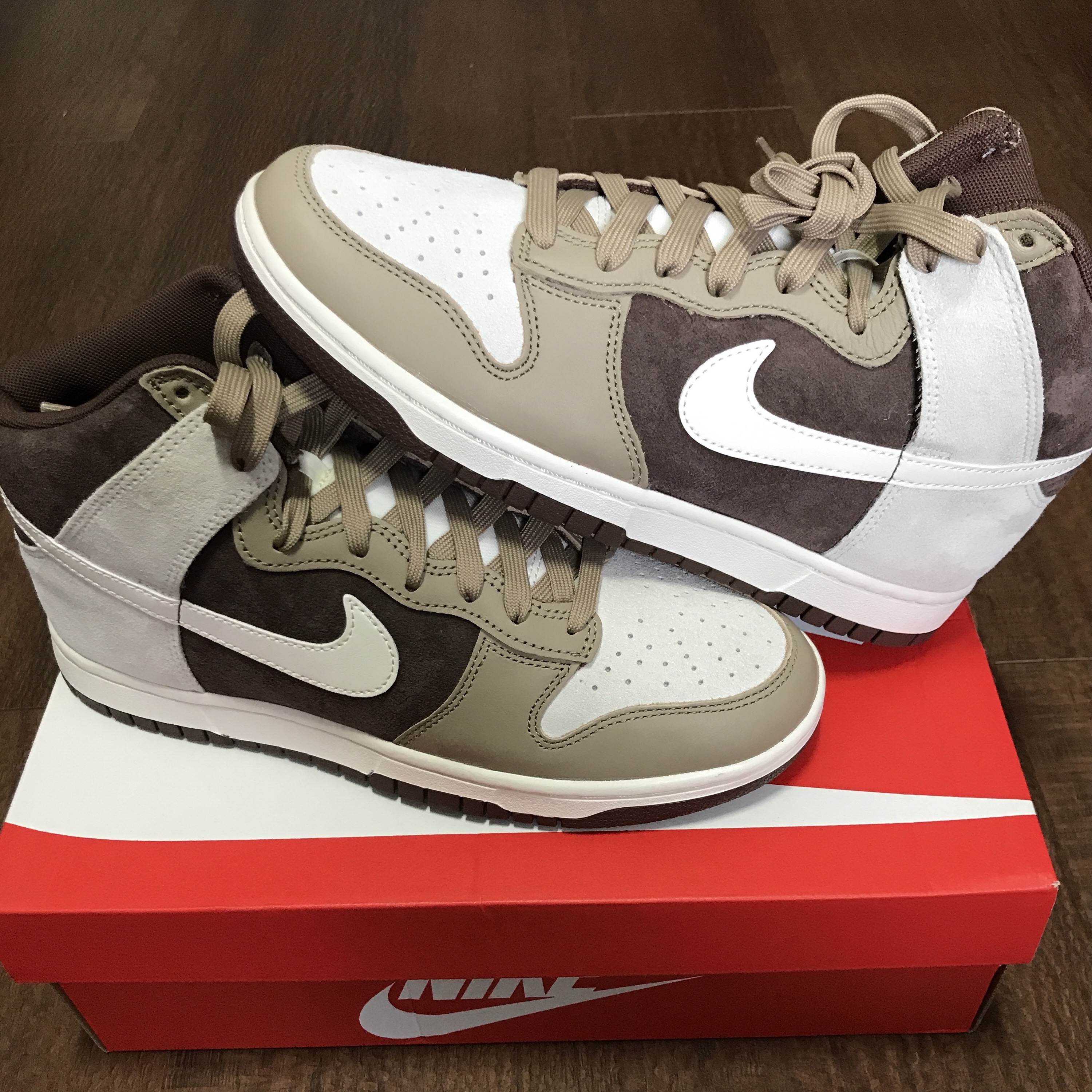 Nike Dunk High Retro PRM Light Chocolate 착용 스타일