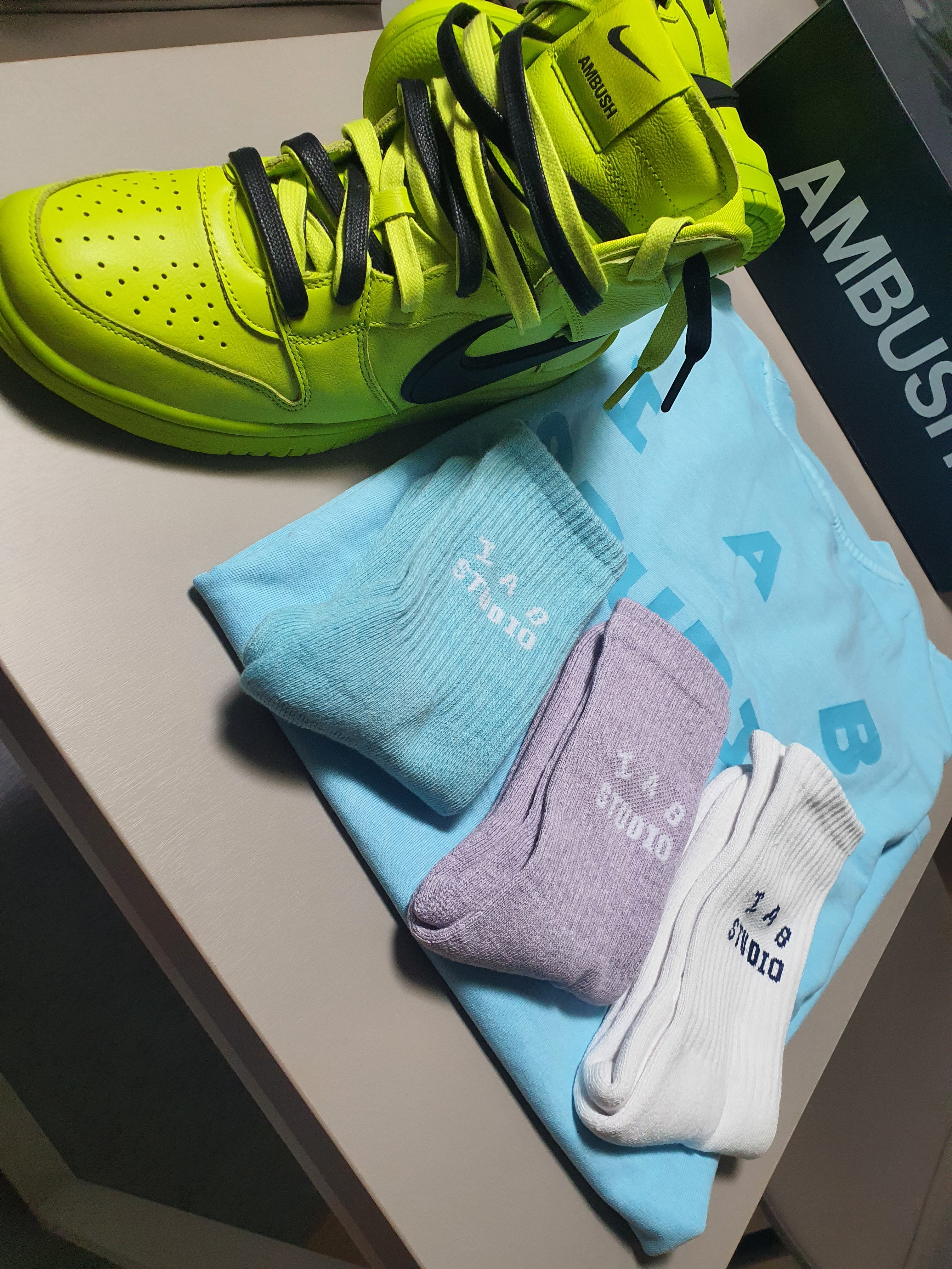 Nike x Ambush Dunk High Flash Lime, IAB Studio Pigment T-Shirt Cyan 착용 스타일 - 3