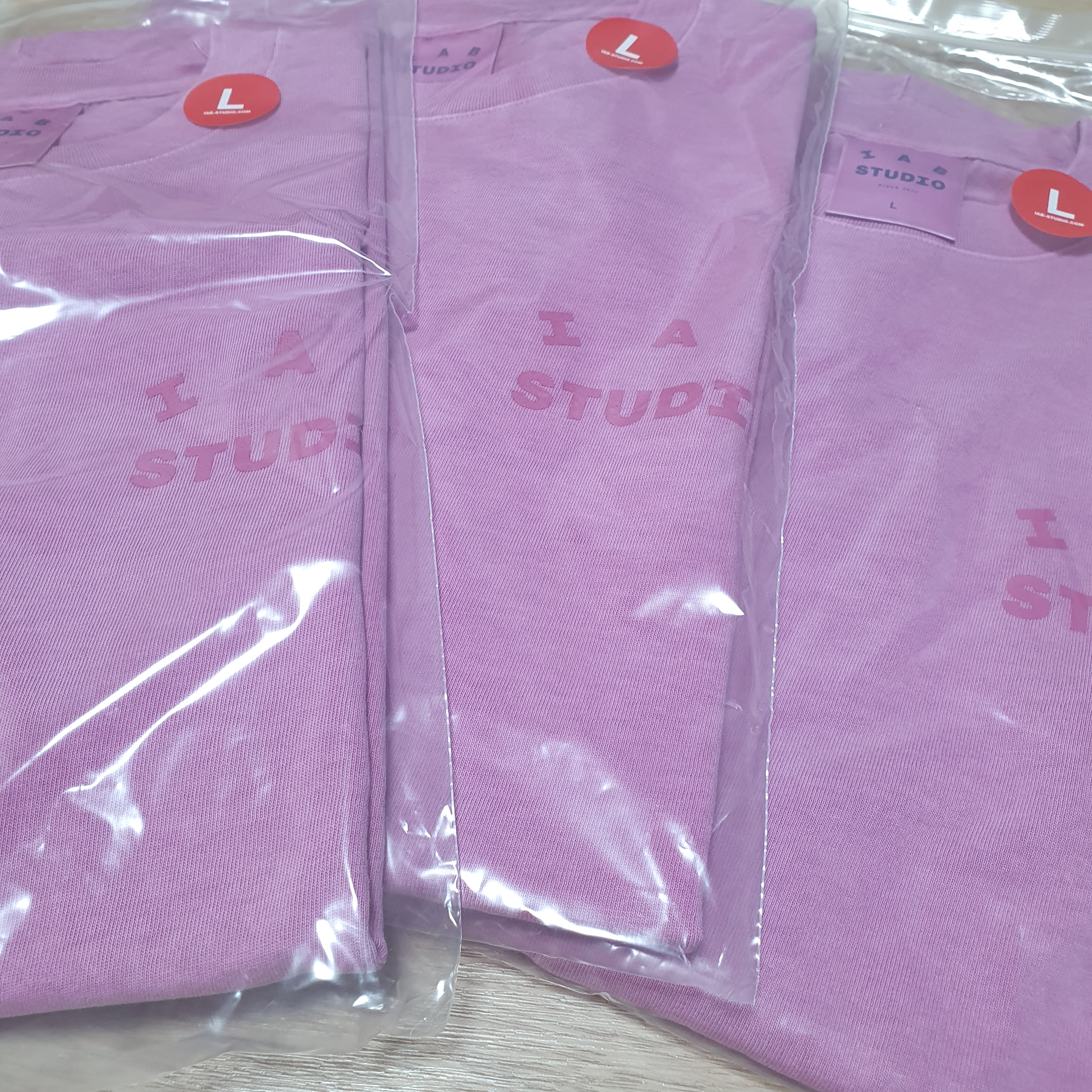 IAB Studio Pigment T-Shirt Magenta 착용 스타일