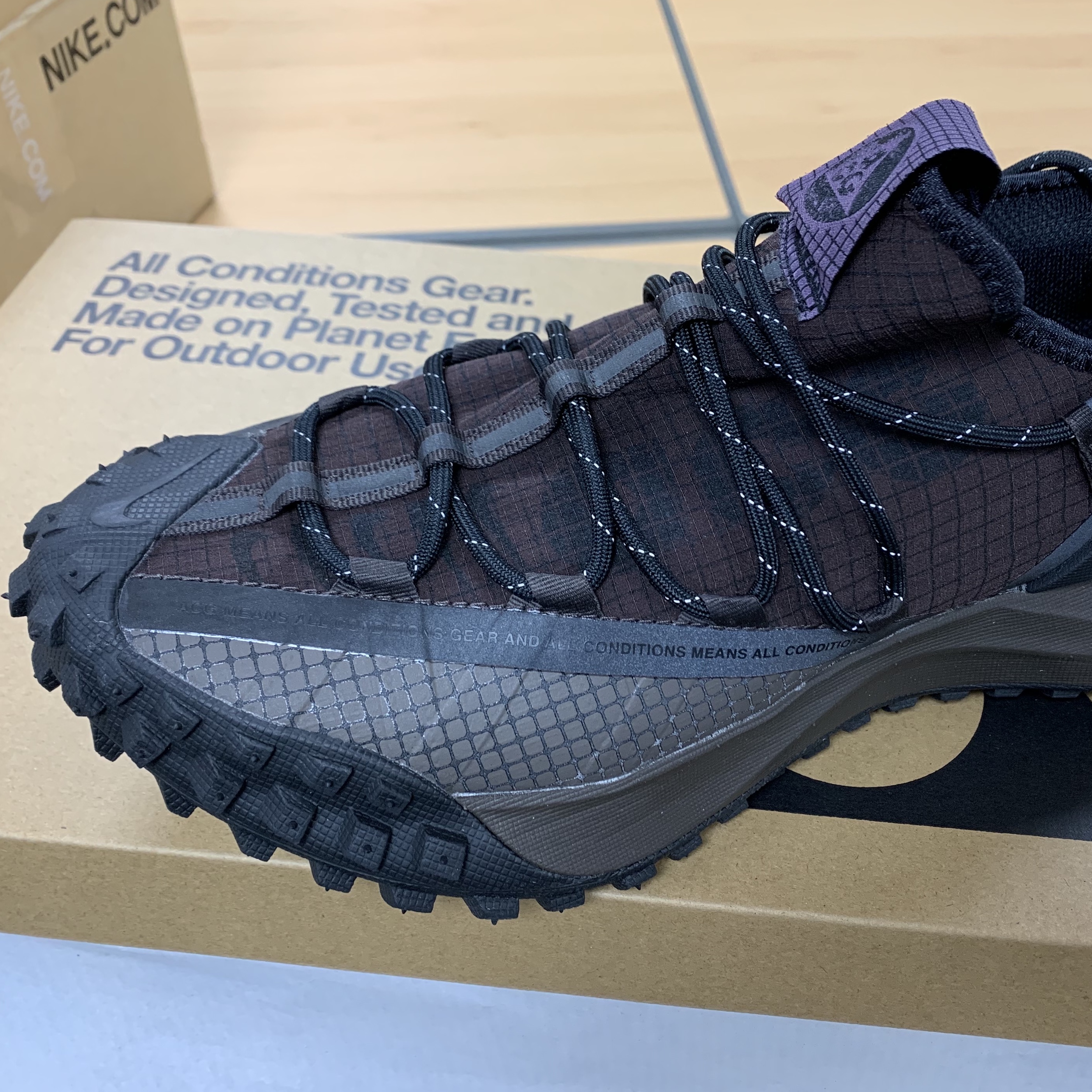 Nike ACG Mountain Fly Low Brown Basalt 착용 스타일