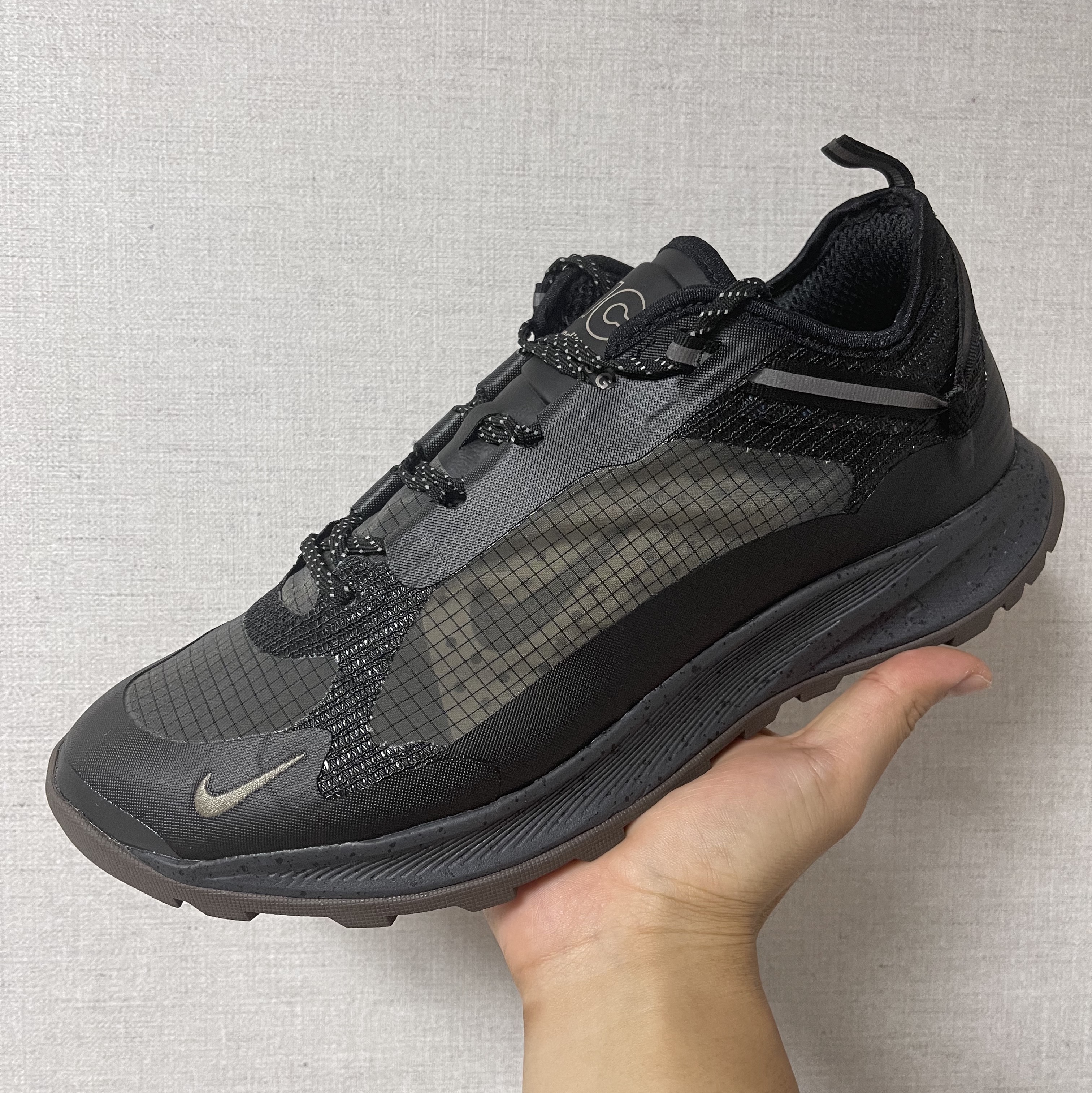 Nike ACG Air Nasu 2 Anthracite 착용 스타일