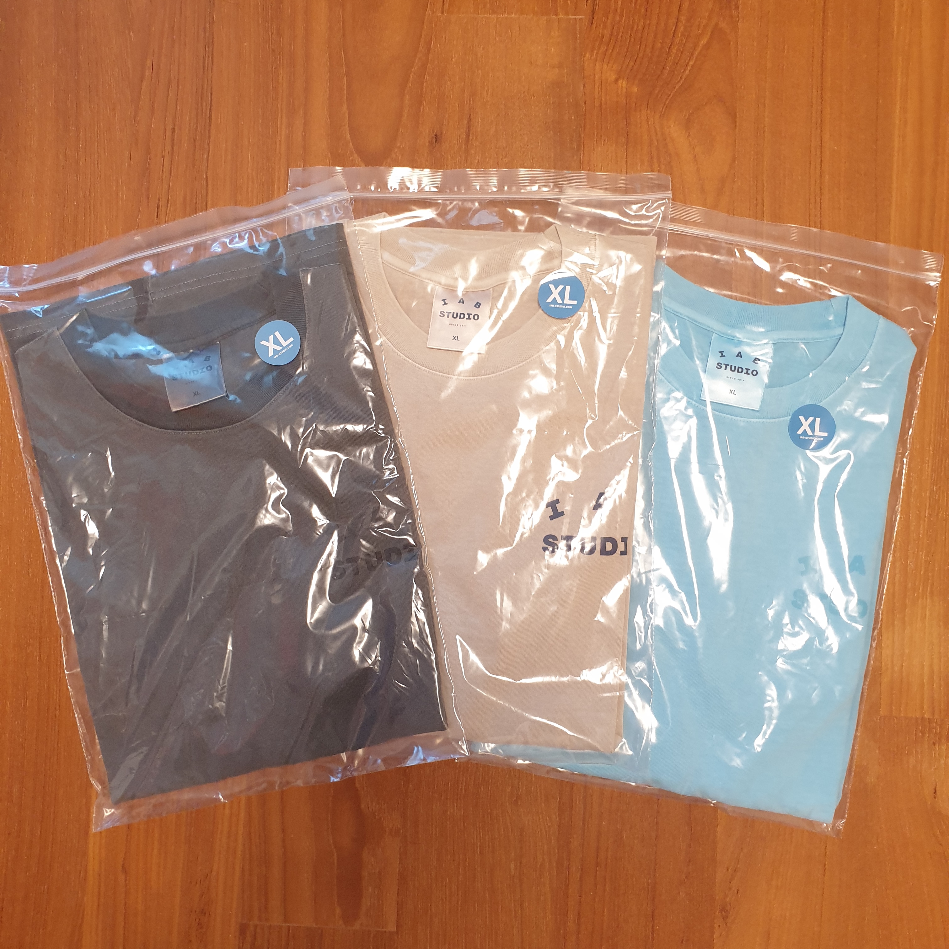 IAB Studio Pigment T-Shirt Oatmeal, IAB Studio Pigment T-Shirt Black 착용 스타일