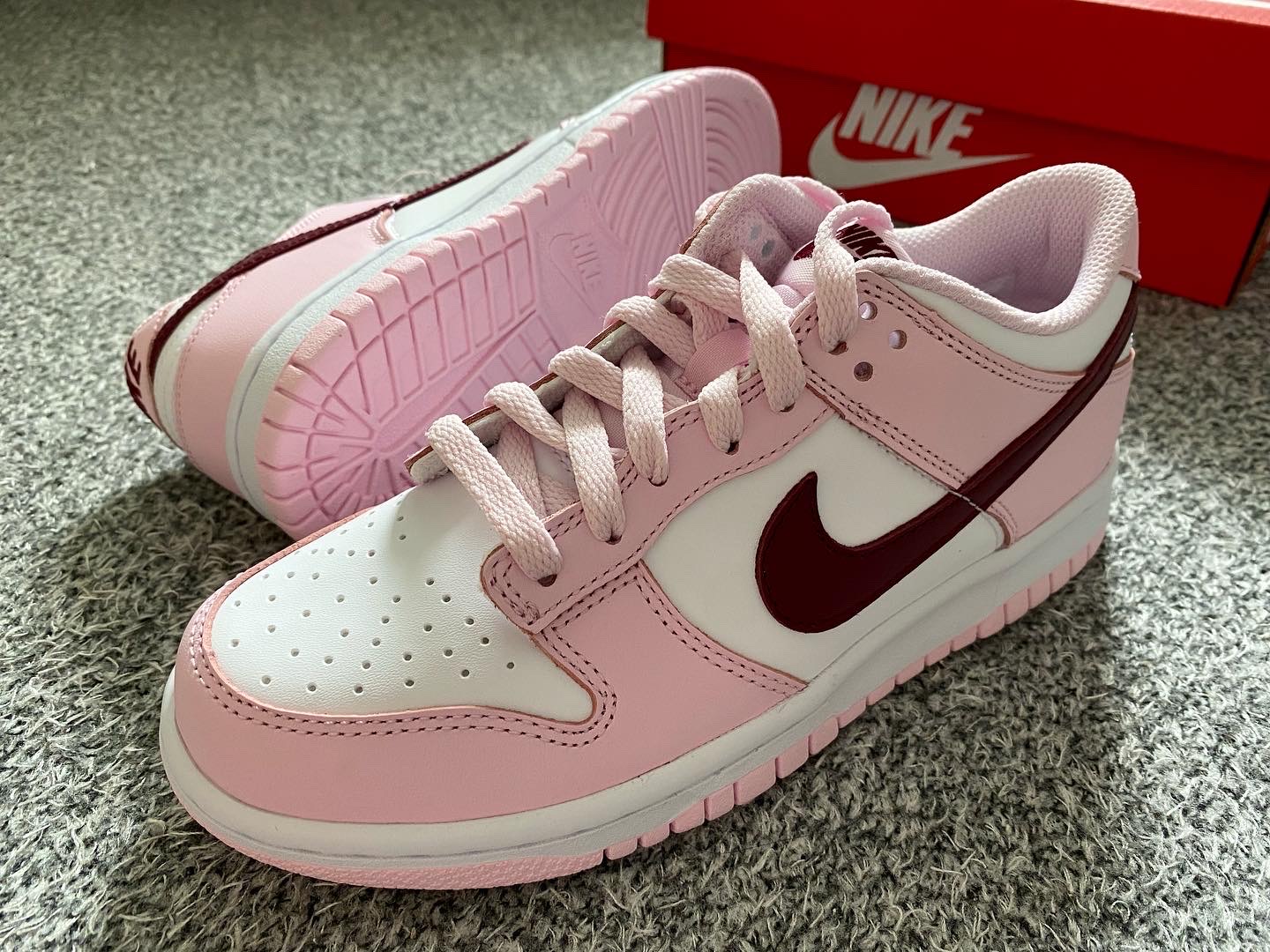 (GS) Nike Dunk Low Pink Foam 착용 스타일 - 2