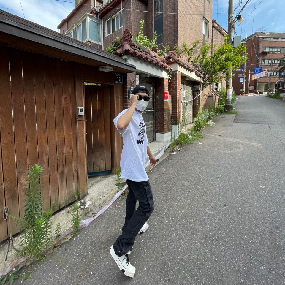 Converse x Drkshdw Turbodrk Chuck 70 Ox Lilly White 착용 스타일 - 2