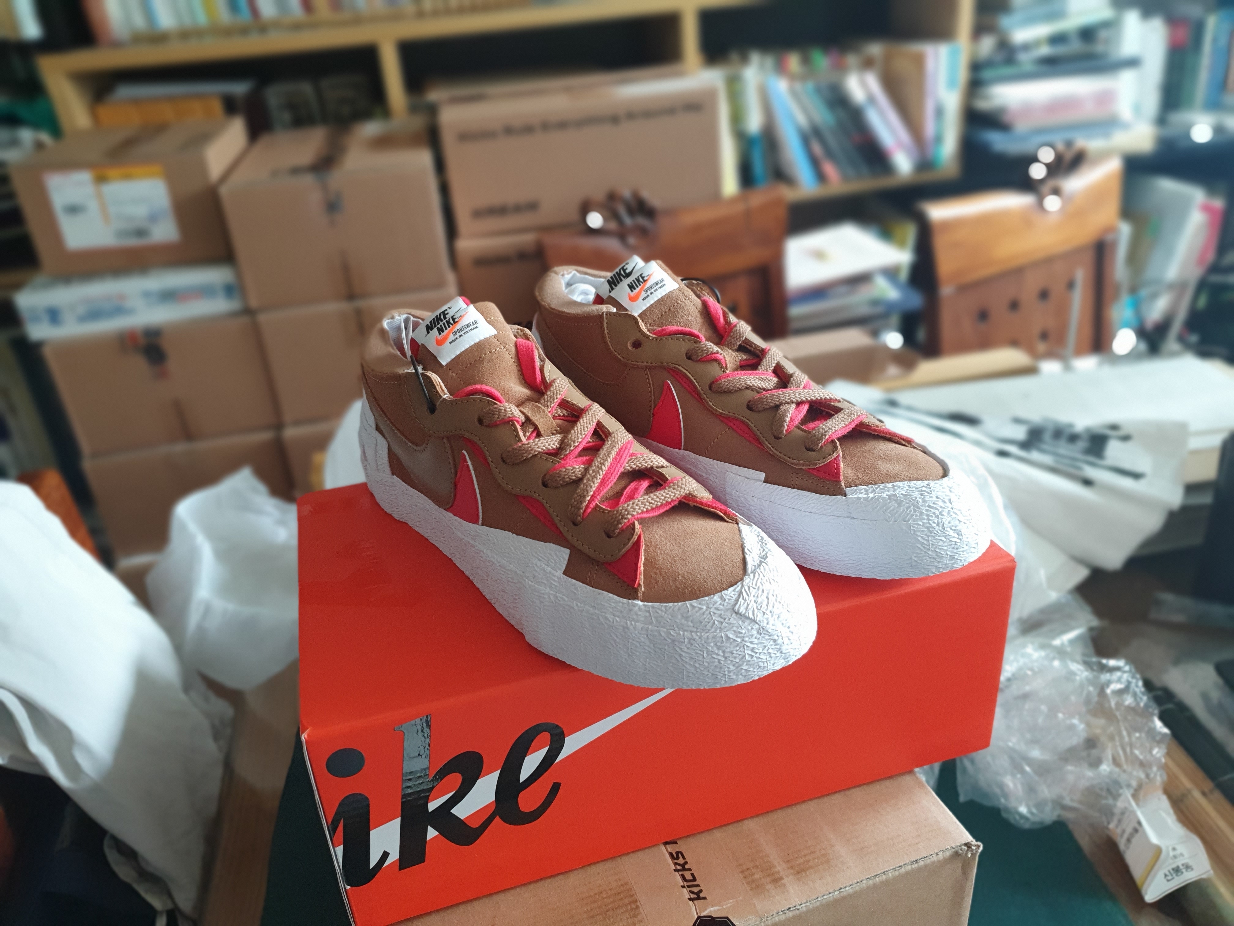 Nike x Sacai Blazer Low British Tan 착용 스타일 - 1