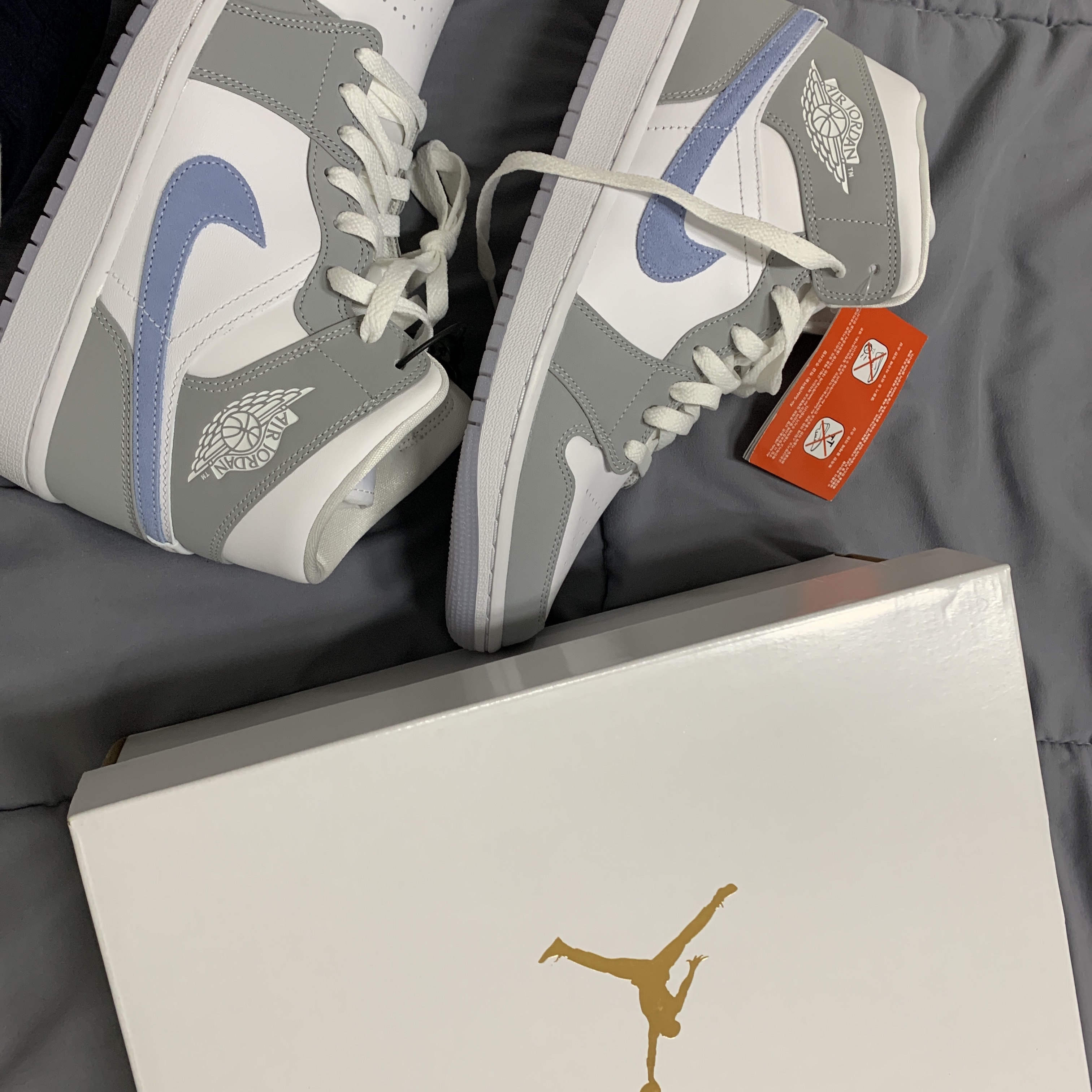 (W) Jordan 1 Mid Wolf Grey 착용 스타일 - 1