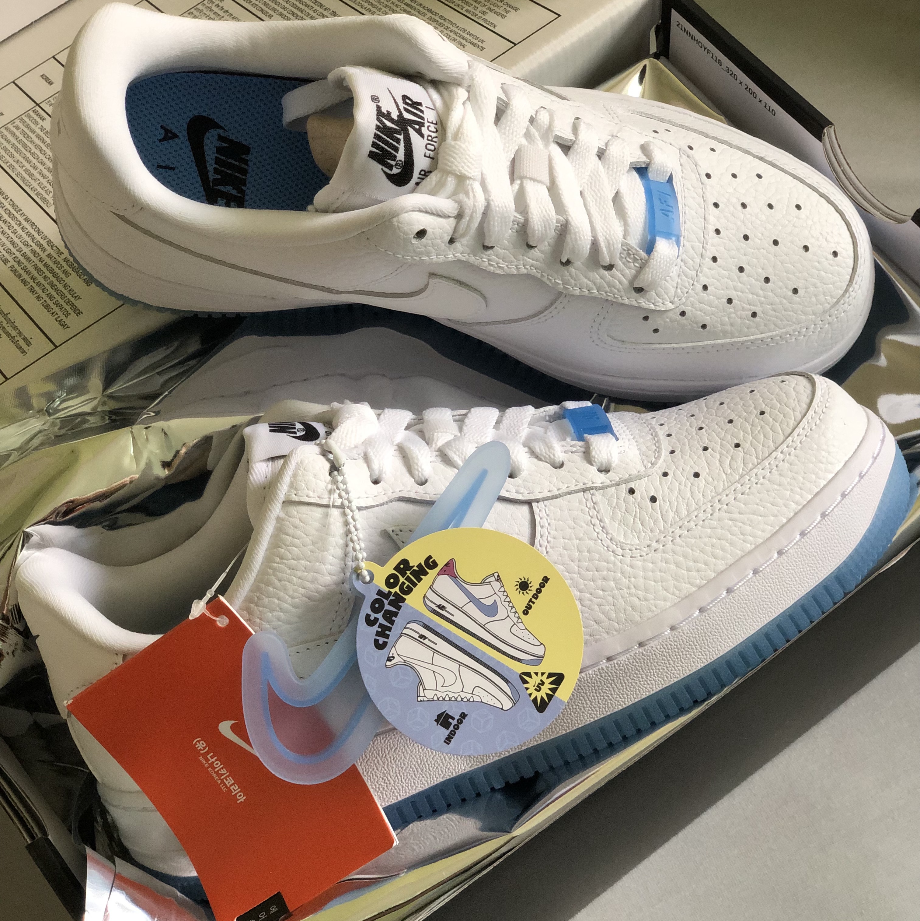 (W) Nike Air Force 1 '07 LX White University Blue 착용 스타일 - 2