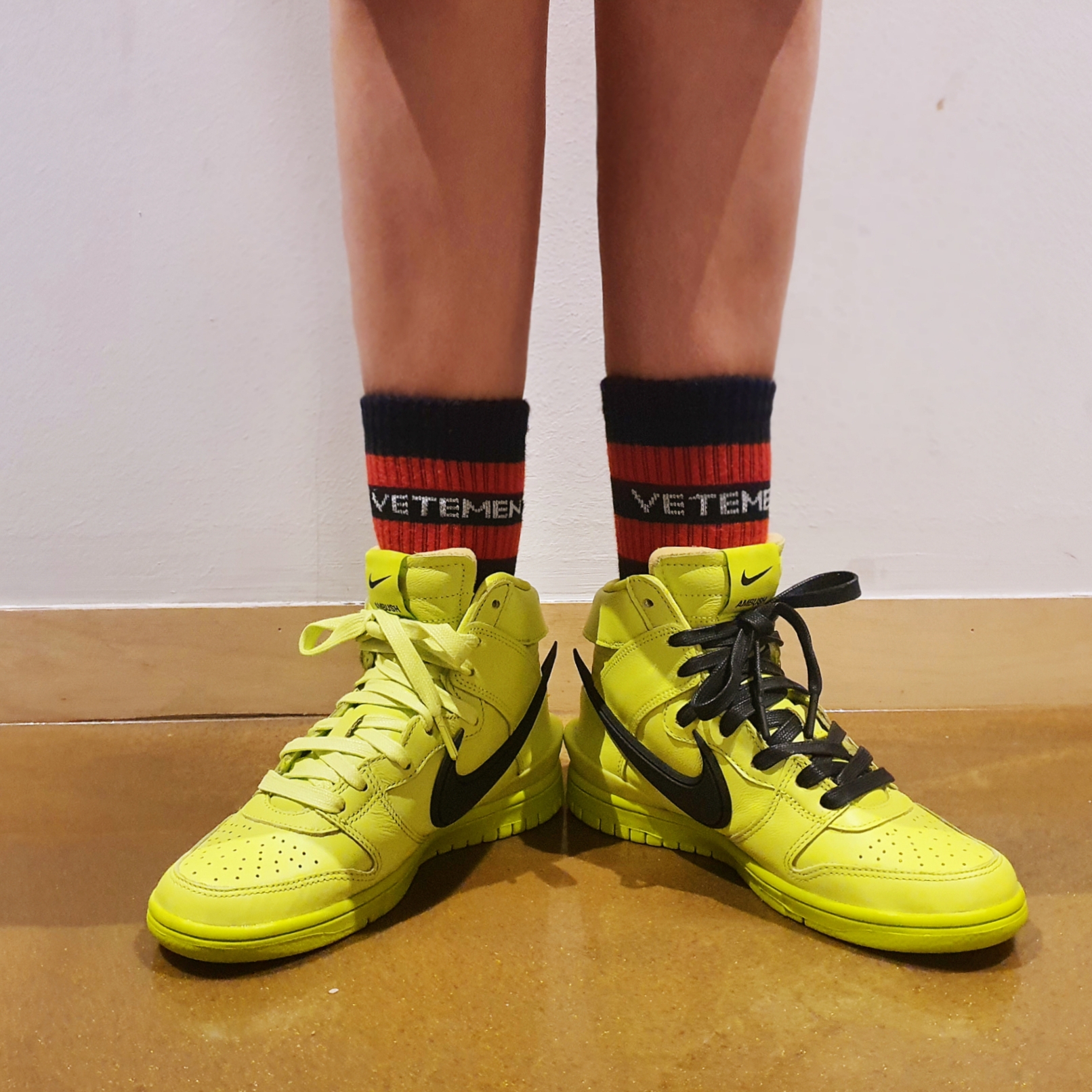 Nike x Ambush Dunk High Flash Lime 착용 스타일 - 1