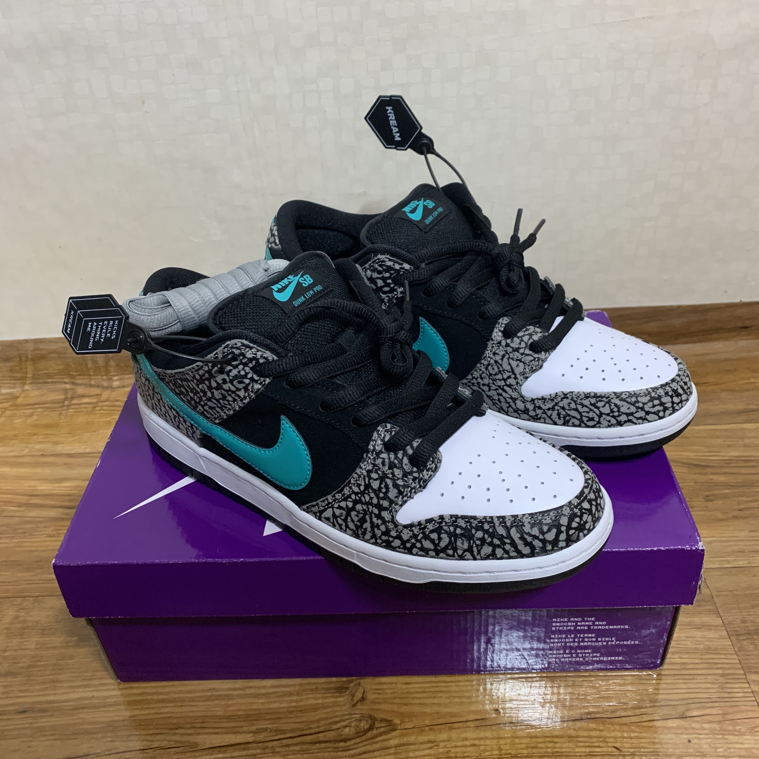 Nike SB Dunk Low Pro Clear Jade 착용 스타일 - 1