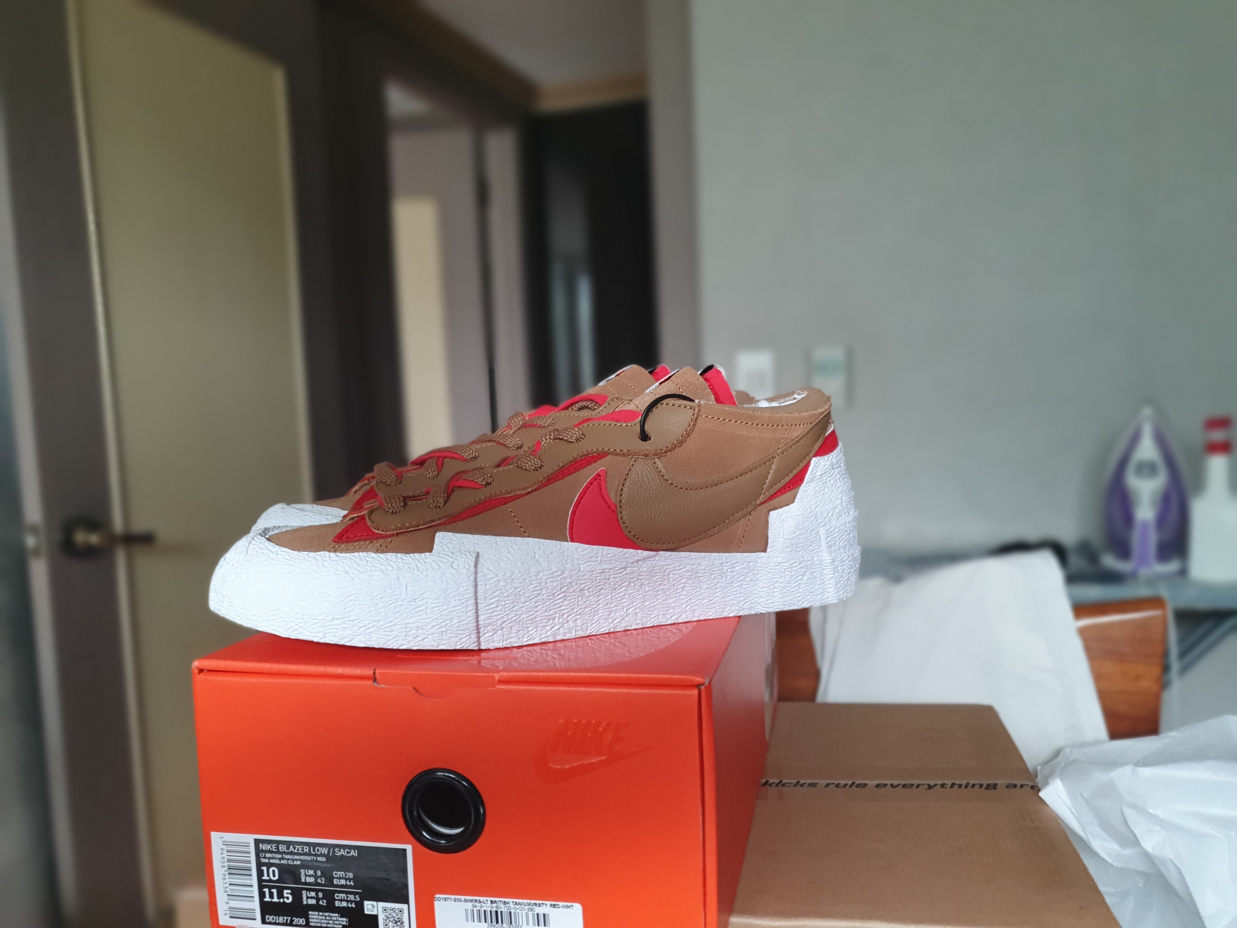 Nike x Sacai Blazer Low British Tan 착용 스타일 - 2