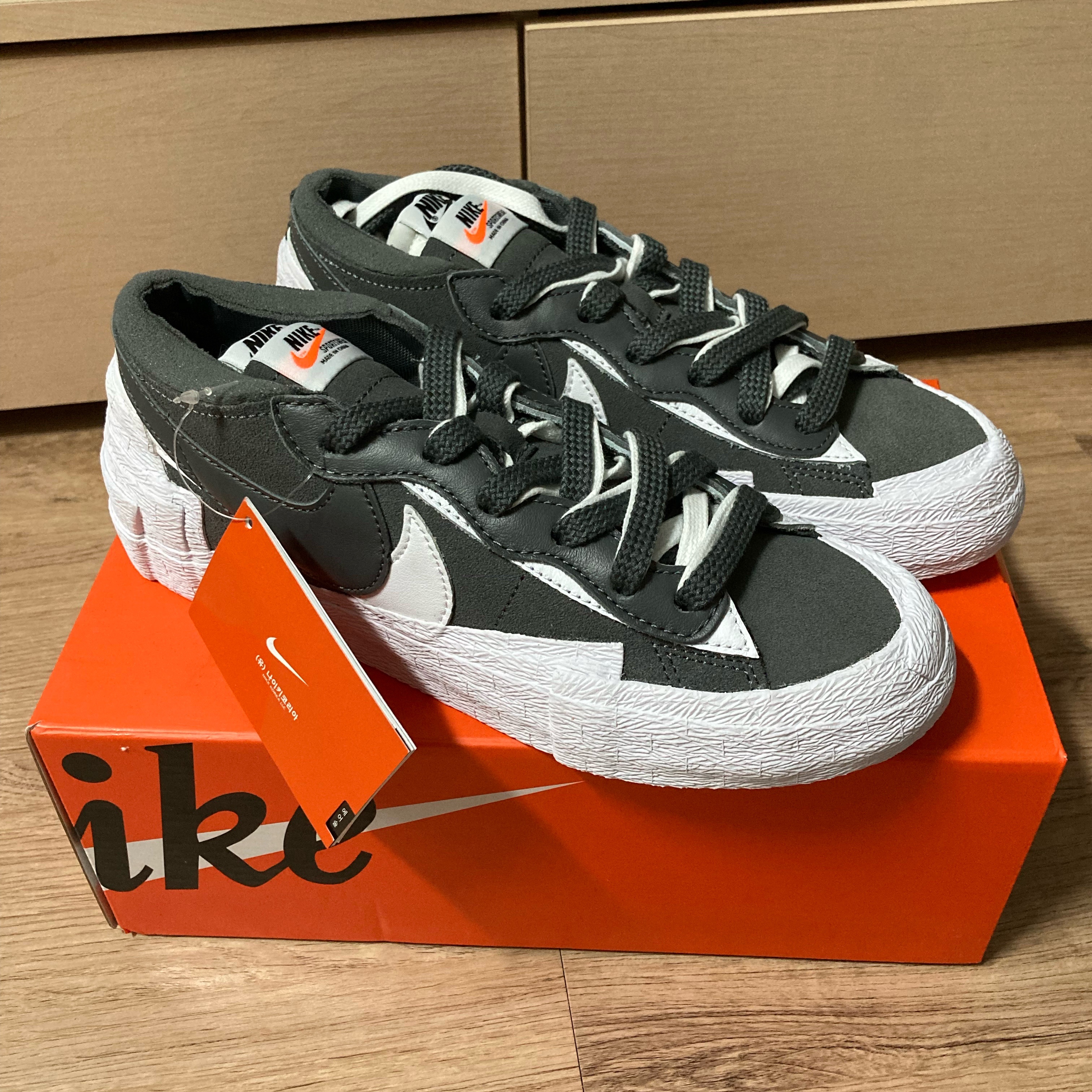 Nike x Sacai Blazer Low Iron Grey 착용 스타일 - 1