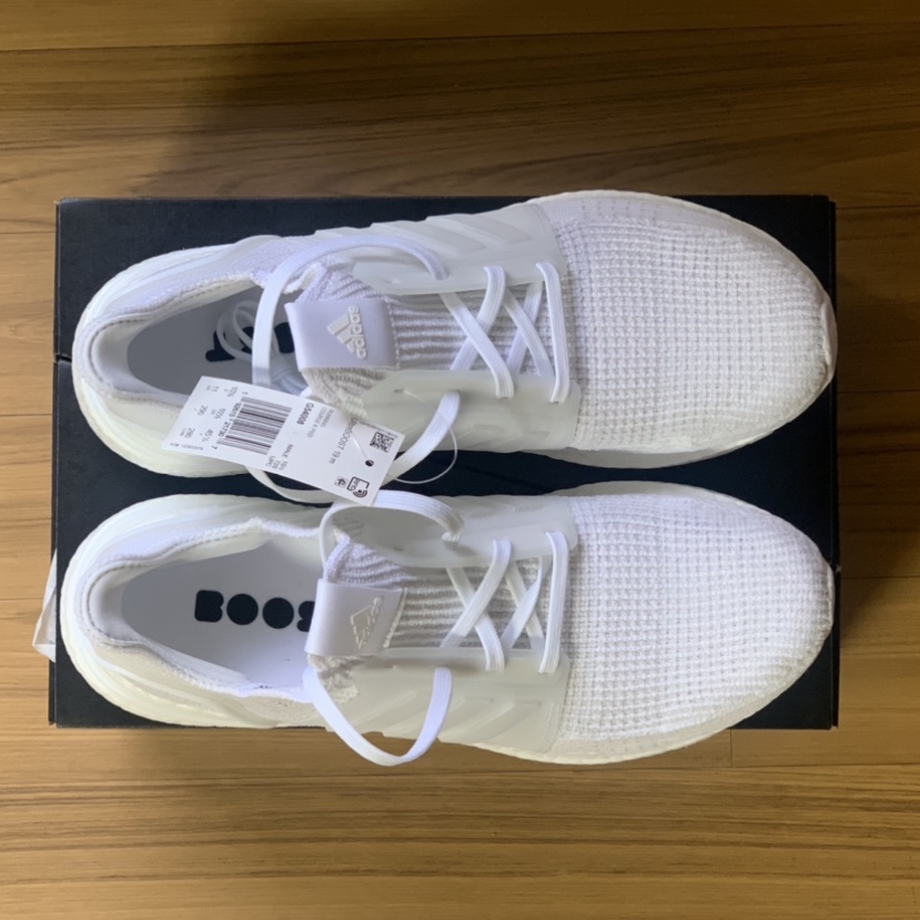 Adidas Ultraboost 19 Triple White 착용 스타일 - 2