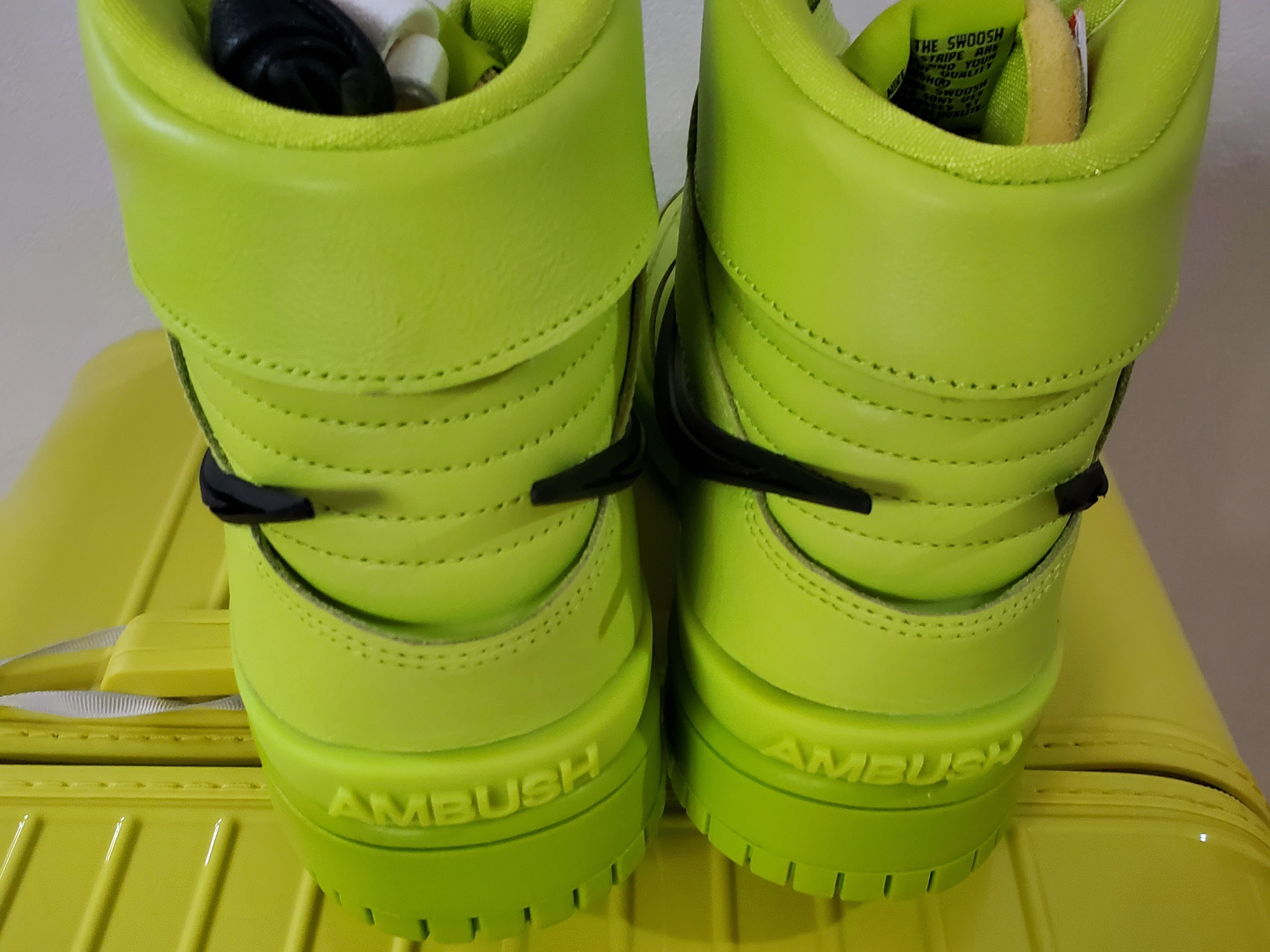 Nike x Ambush Dunk High Flash Lime 착용 스타일 - 2