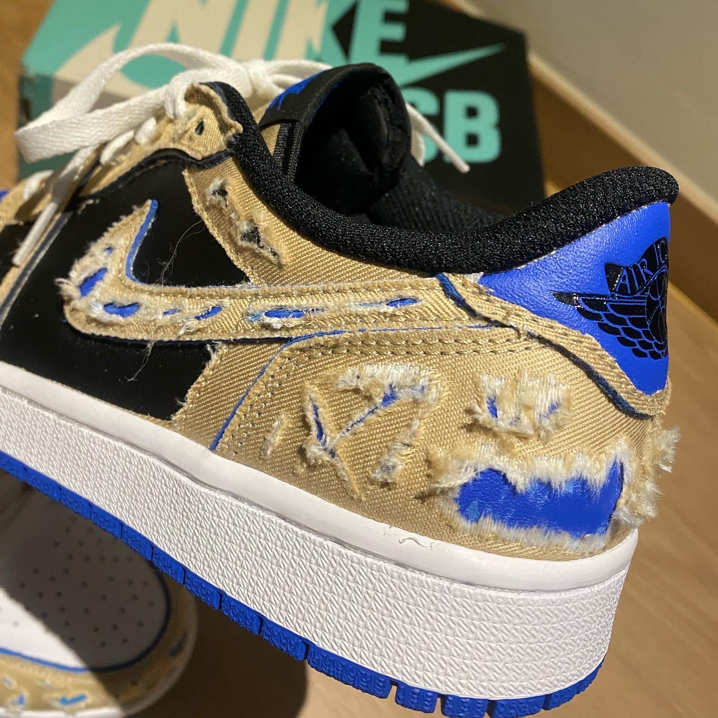 Jordan 1 x Lance Mountain Low SB QS Desert Ore 착용 스타일 - 5