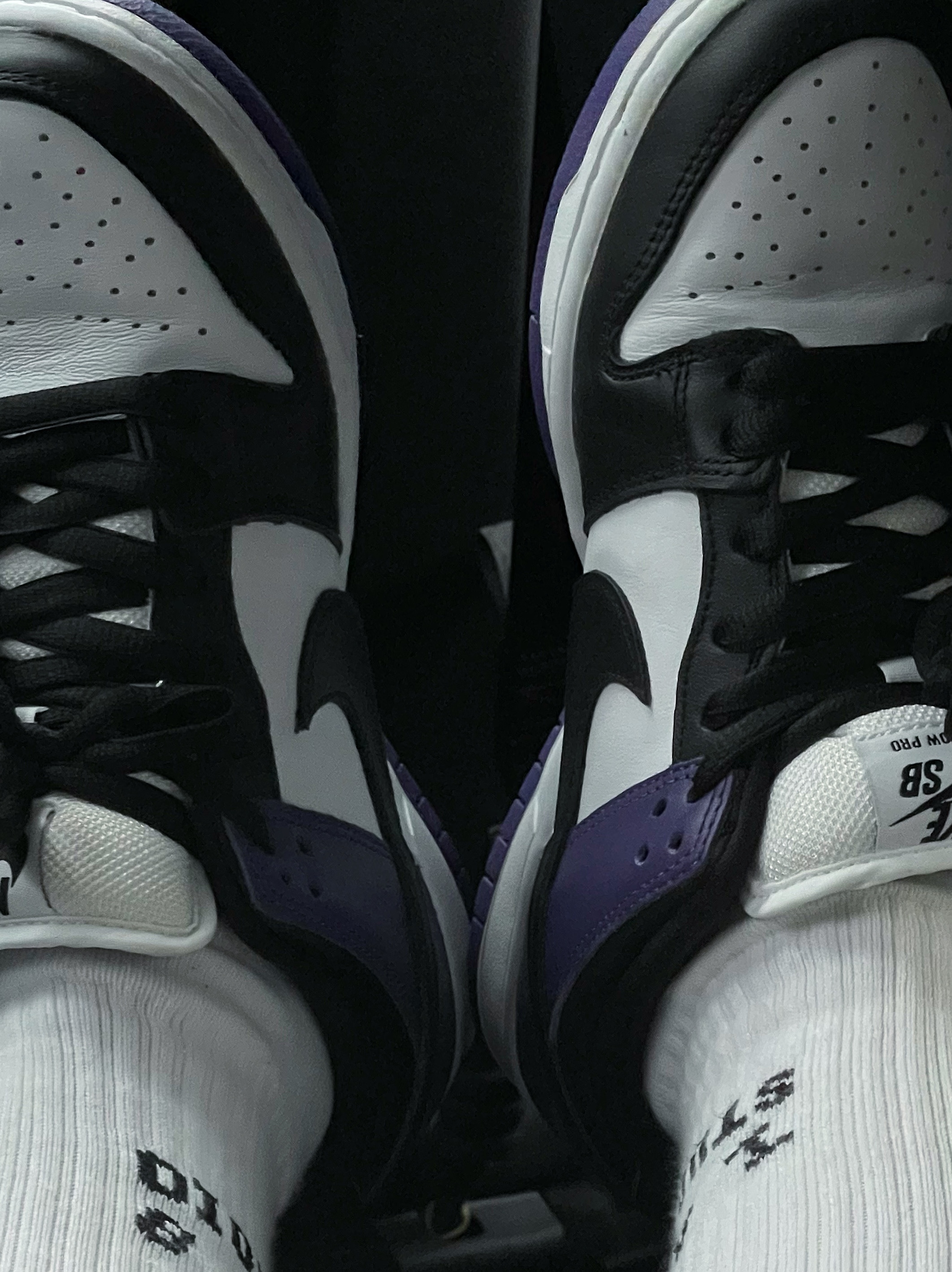 Nike SB Dunk Low Pro Court Purple, IAB Studio White & Ash Blue Socks (3 Pack) 착용 스타일 - 2