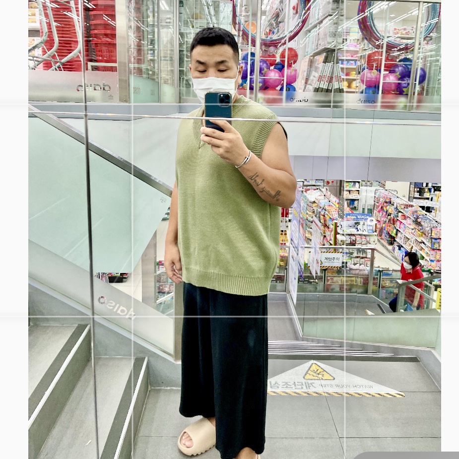 Adidas Yeezy Slide Pure 착용 스타일