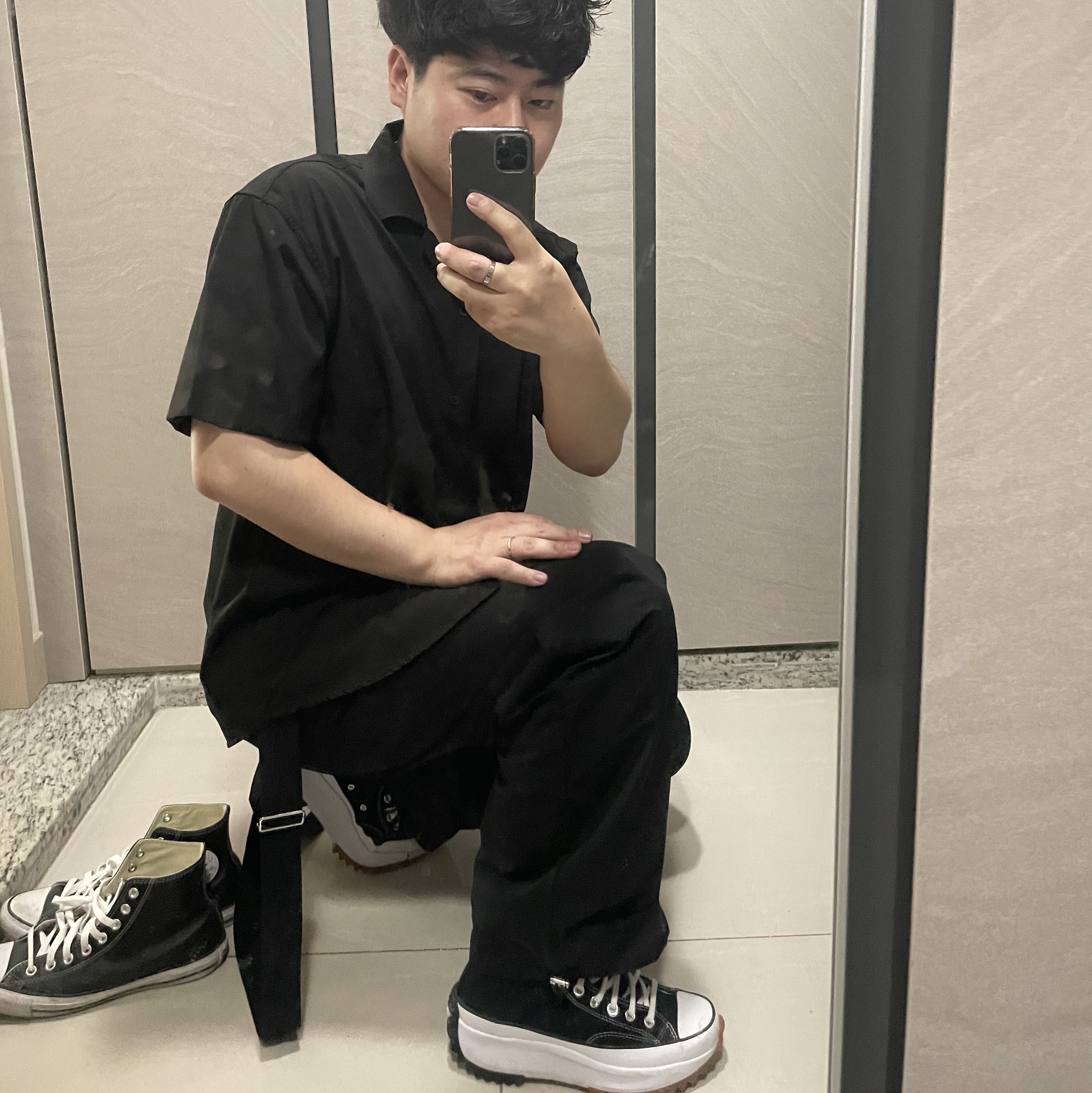 Converse Run Star Hike Hi Black White Gum 착용 스타일 - 2