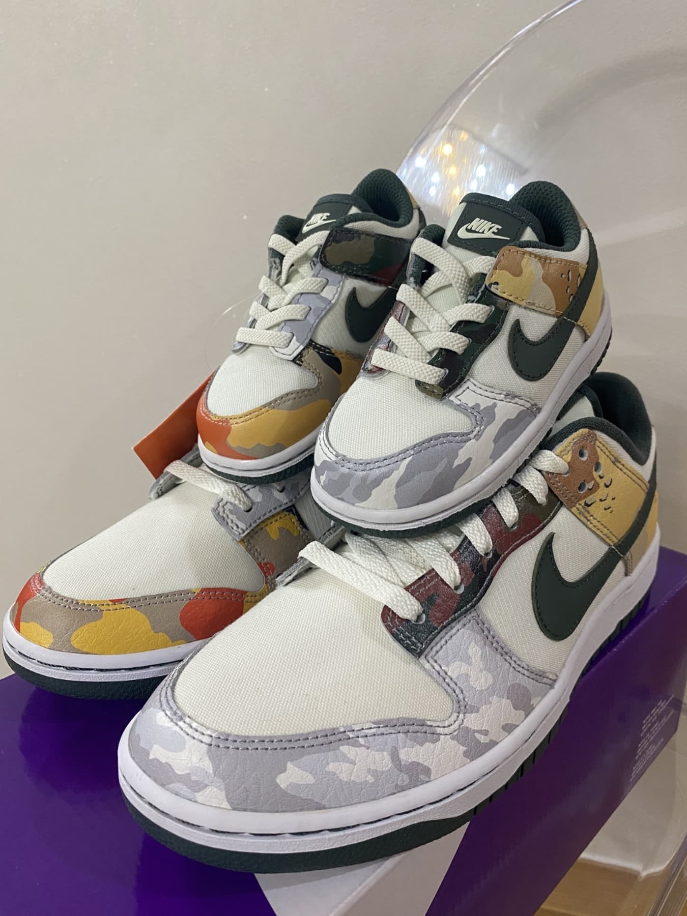 (W) Jordan 1 Mid Wolf Grey, Jordan 1 Retro High OG Hyper Royal 착용 스타일 - 4