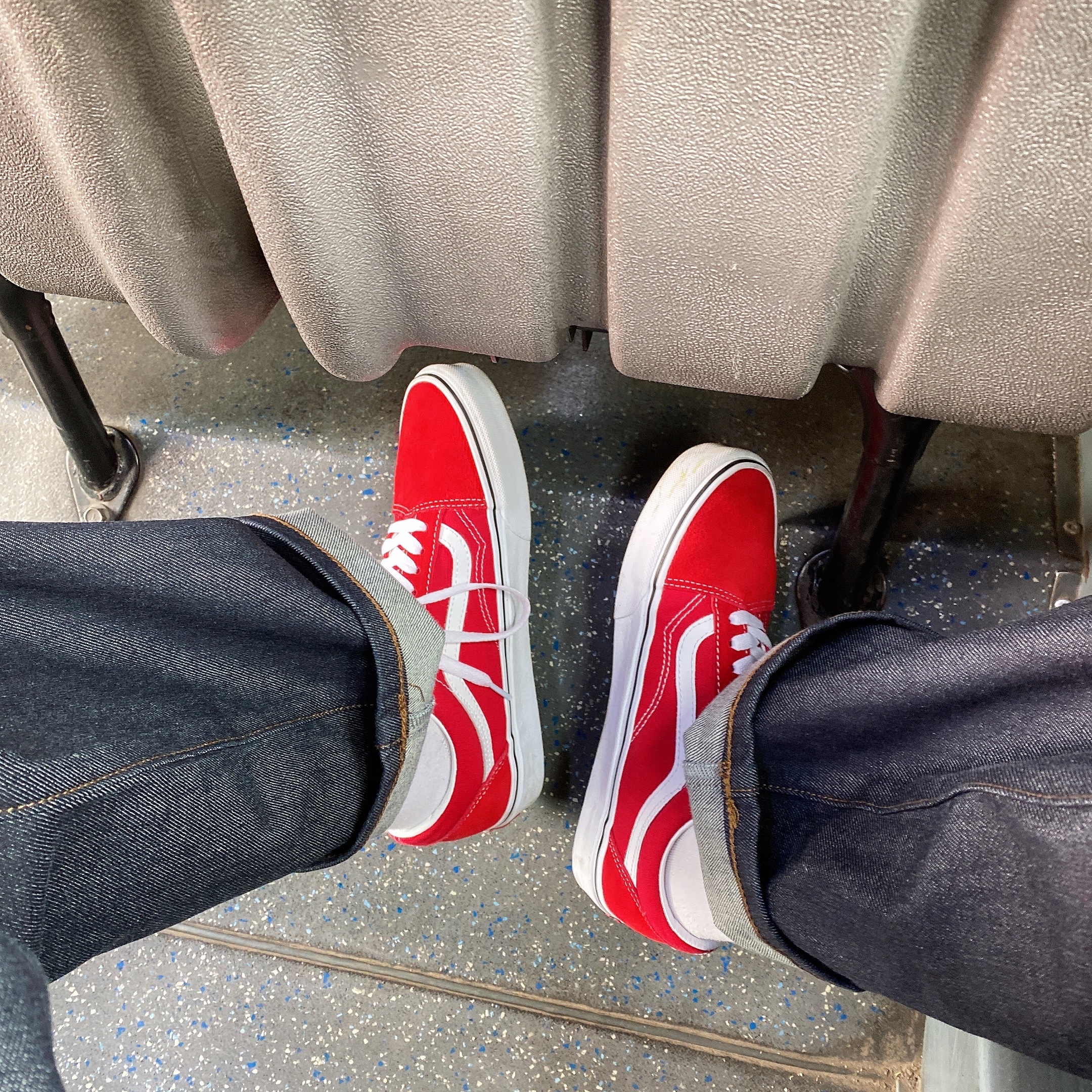 Vans Old Skool Racing Red 착용 스타일