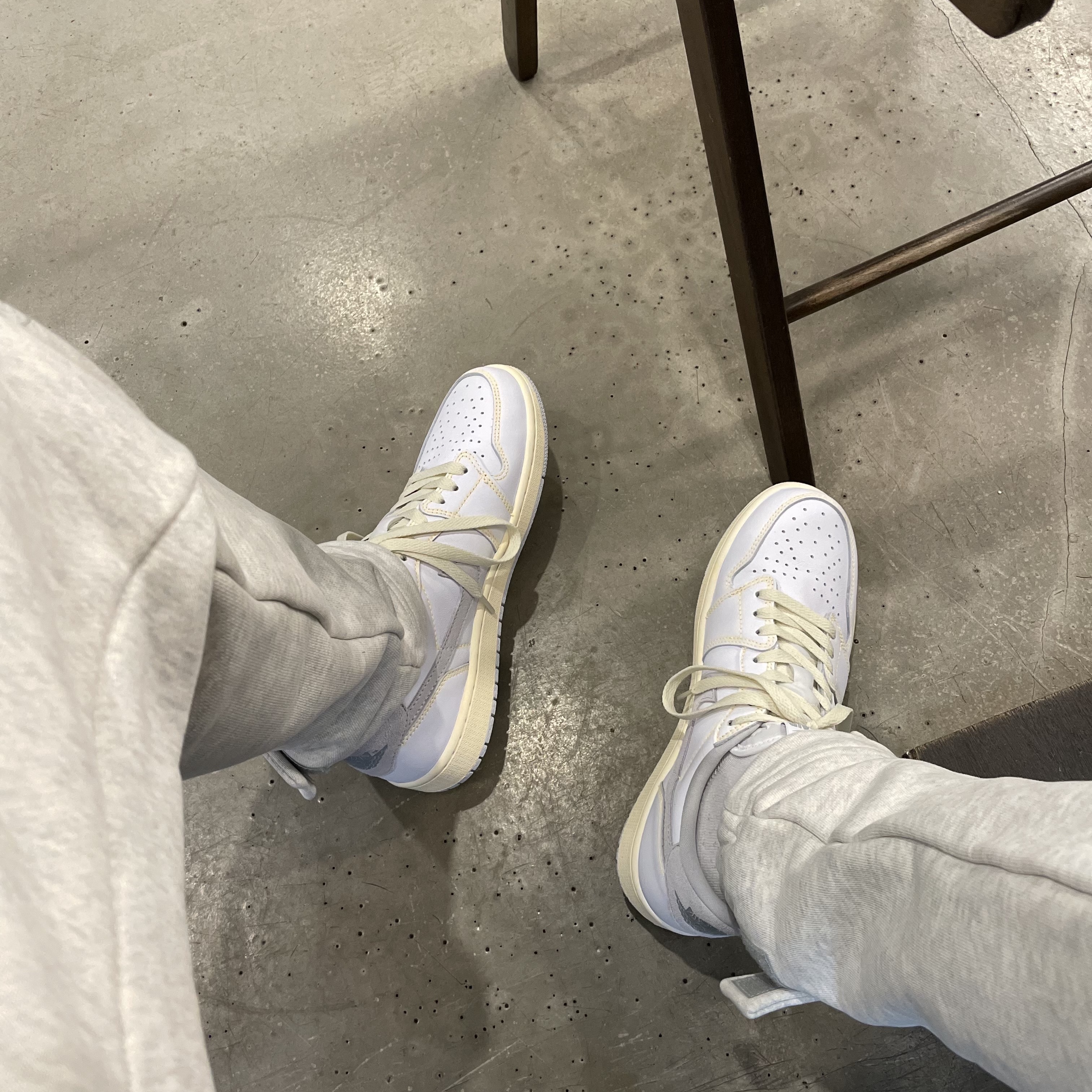 Jordan 1 Low OG Neutral Grey 착용 스타일