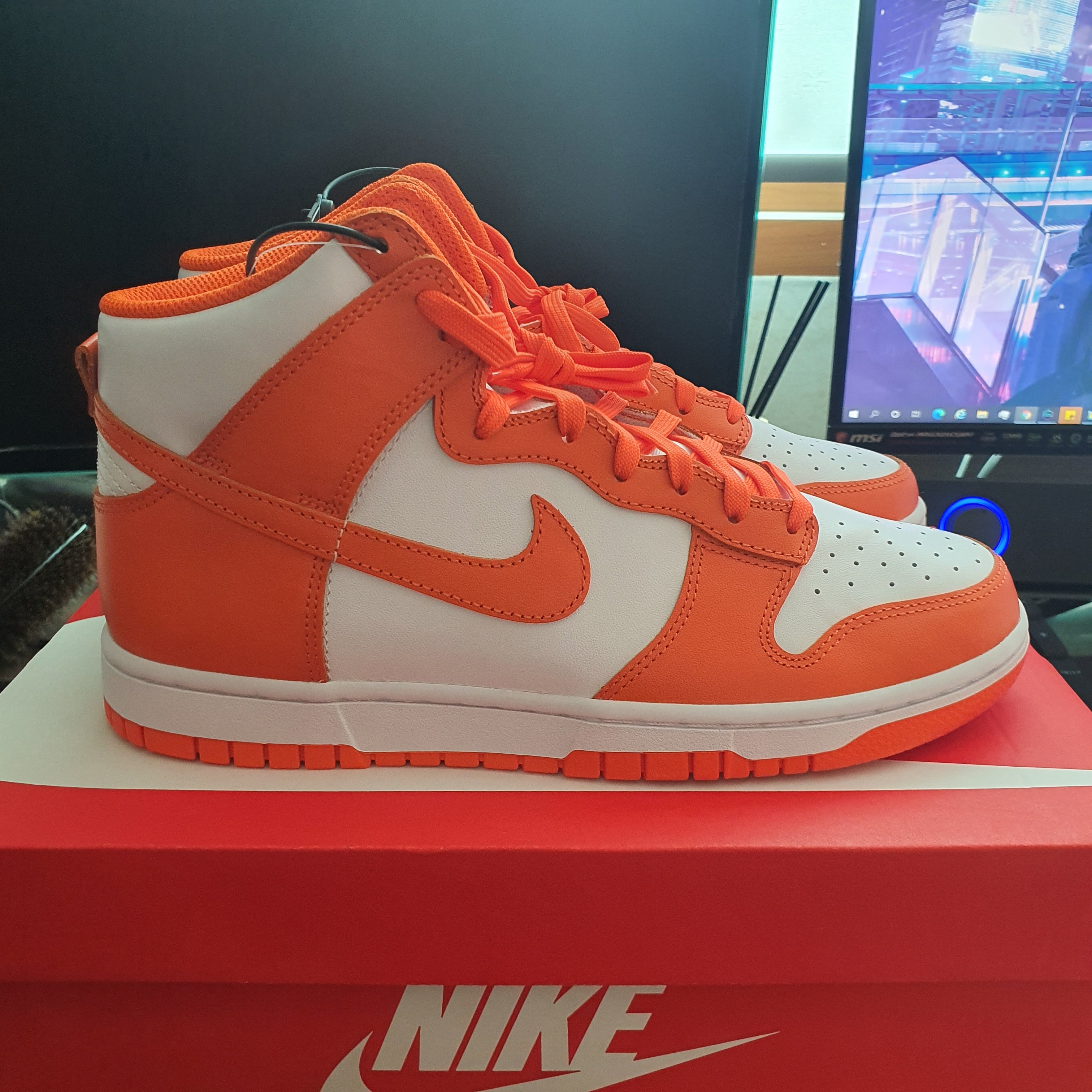 Nike Dunk High Retro Orange Blaze 착용 스타일 - 3