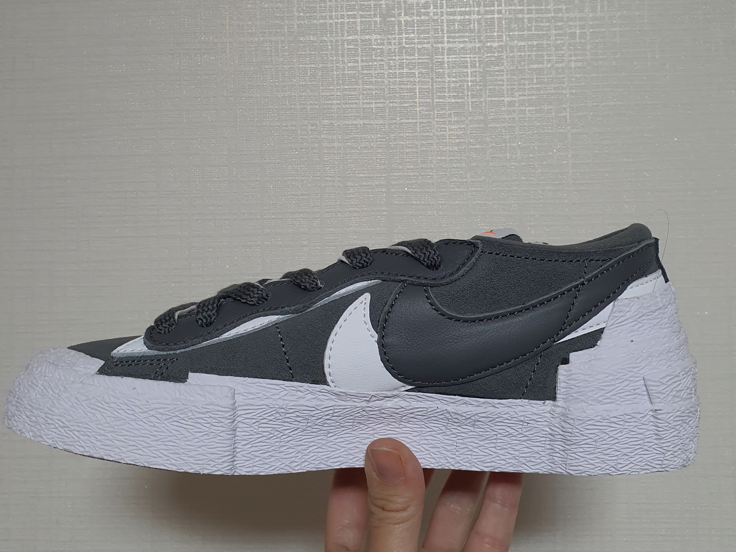 Nike x Sacai Blazer Low Iron Grey 착용 스타일 - 2