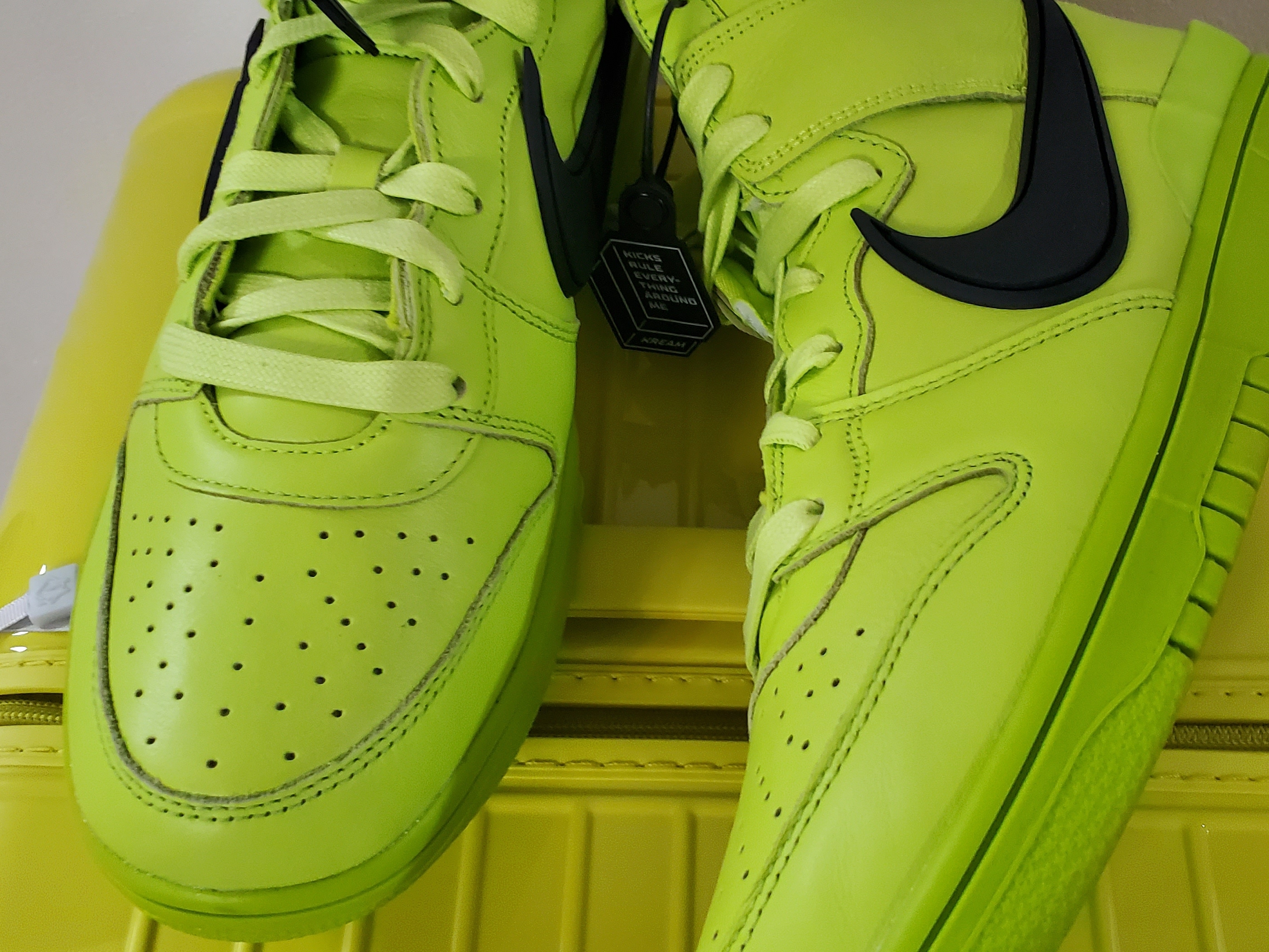 Nike x Ambush Dunk High Flash Lime 착용 스타일 - 3