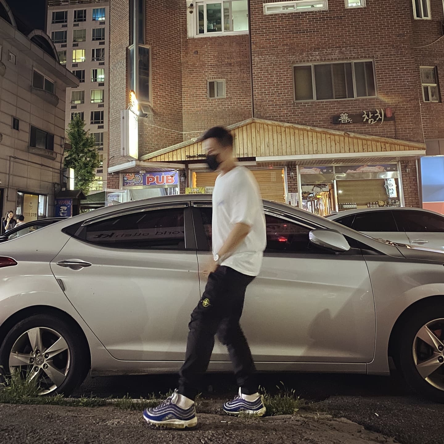 Stone Island 31309 Cargo Pants Black - 21SS, Nike Air Max 97 OG Royal Neon 착용 스타일 - 3