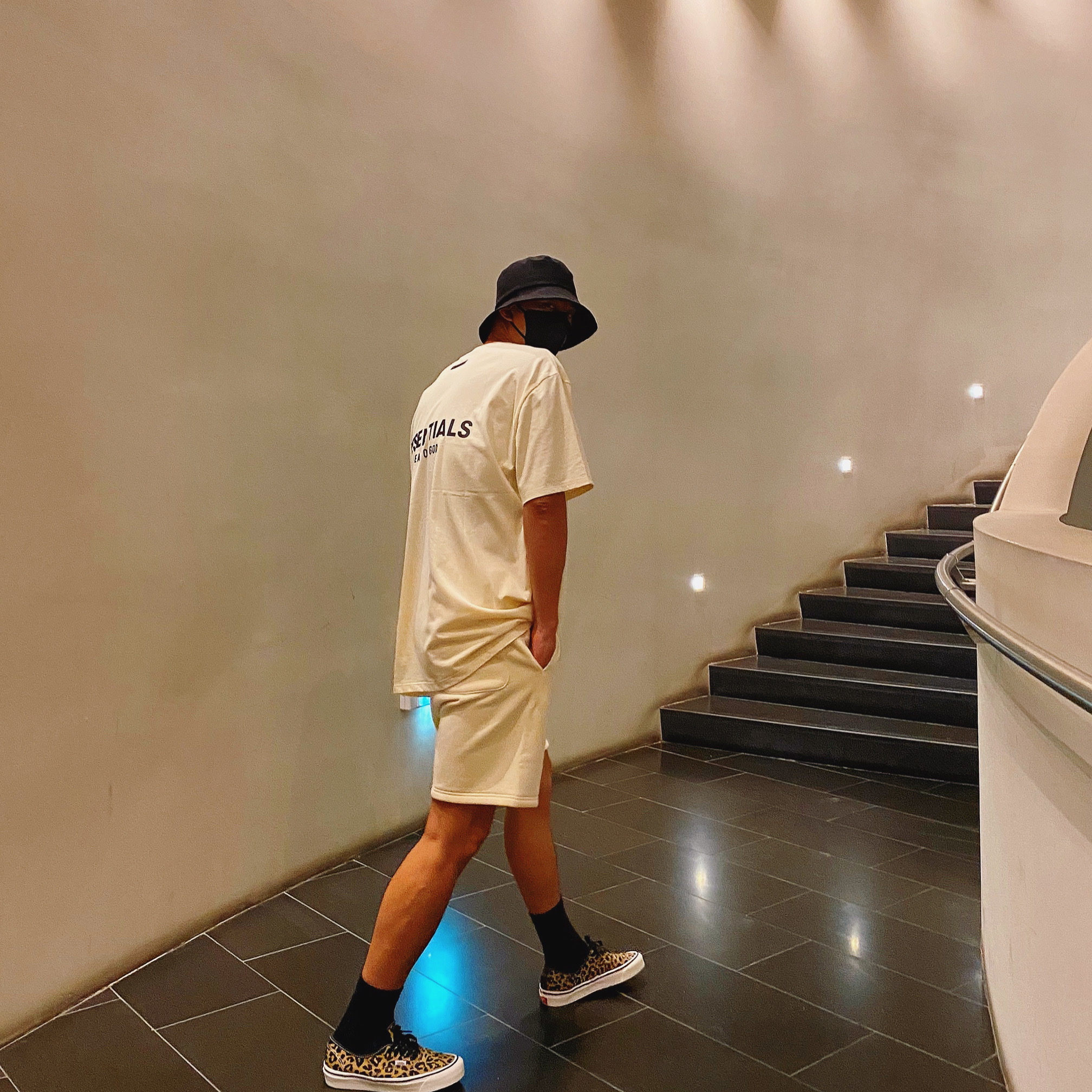 Essentials T-Shirt Cream - 21SS, Essentials Sweatshorts Cream - 21SS 착용 스타일