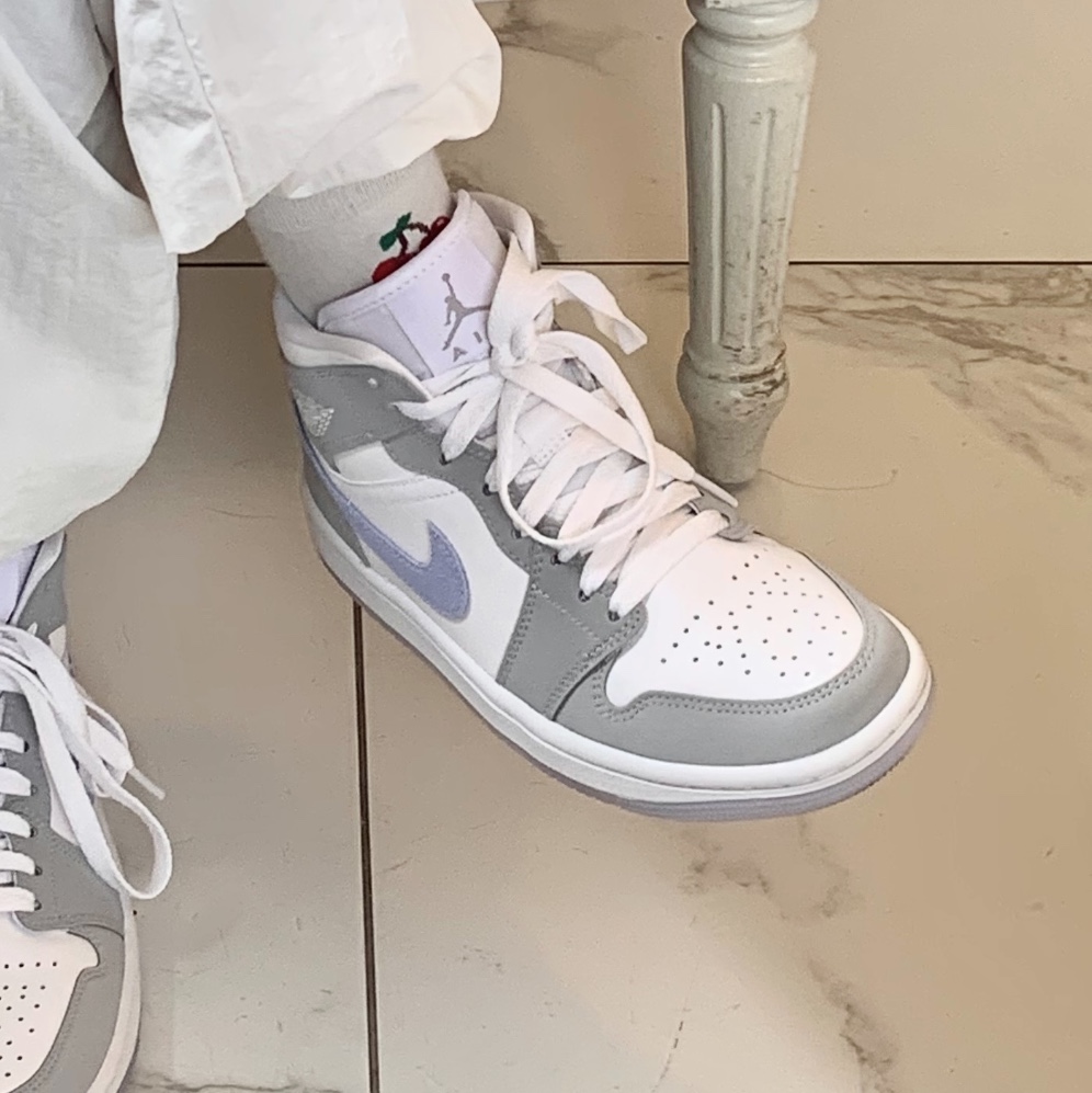 (W) Jordan 1 Mid Wolf Grey 착용 스타일 - 3