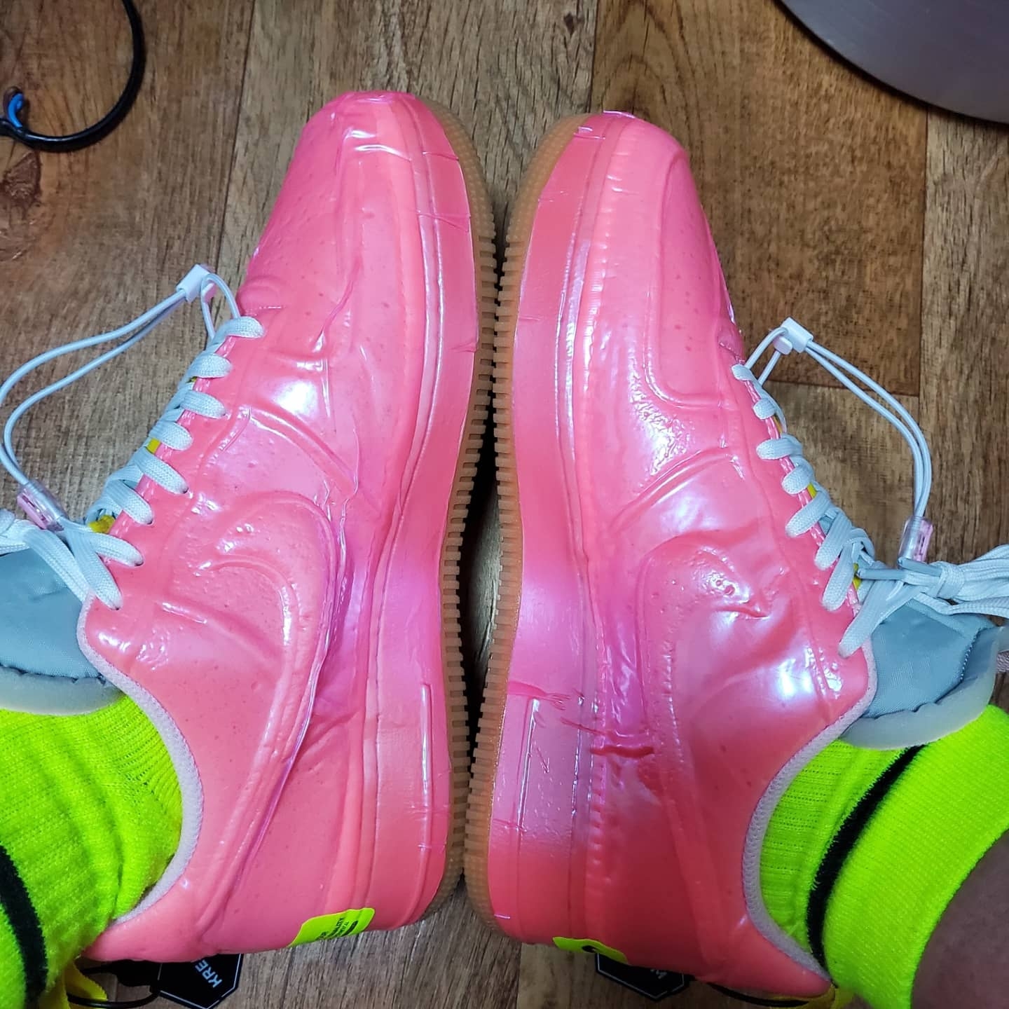 Nike Air Force 1 Experimental Racer Pink, Jordan 1 Retro High OG University Blue 착용 스타일 - 1